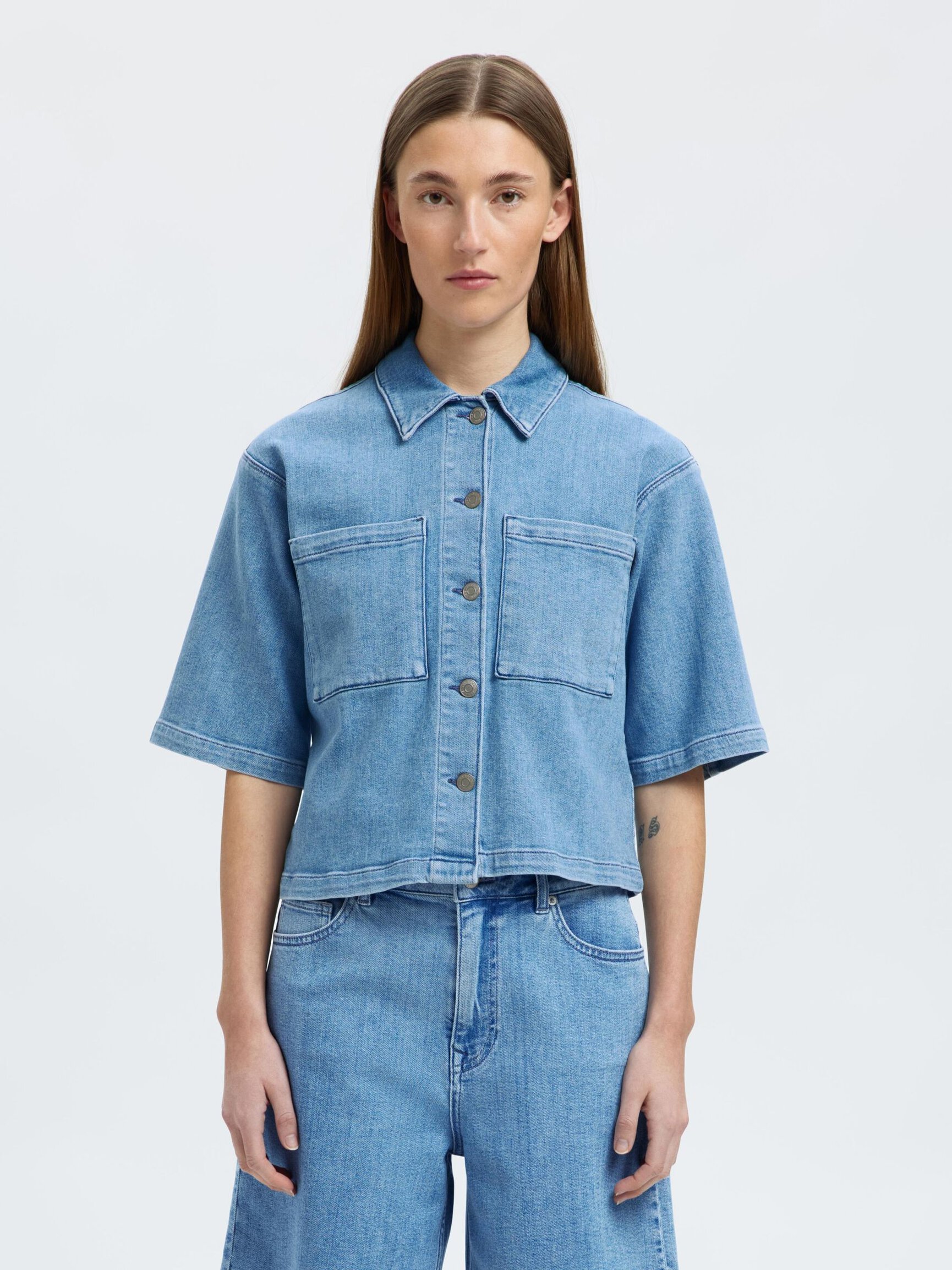 DENIM SHORT SLEEVED SHIRT