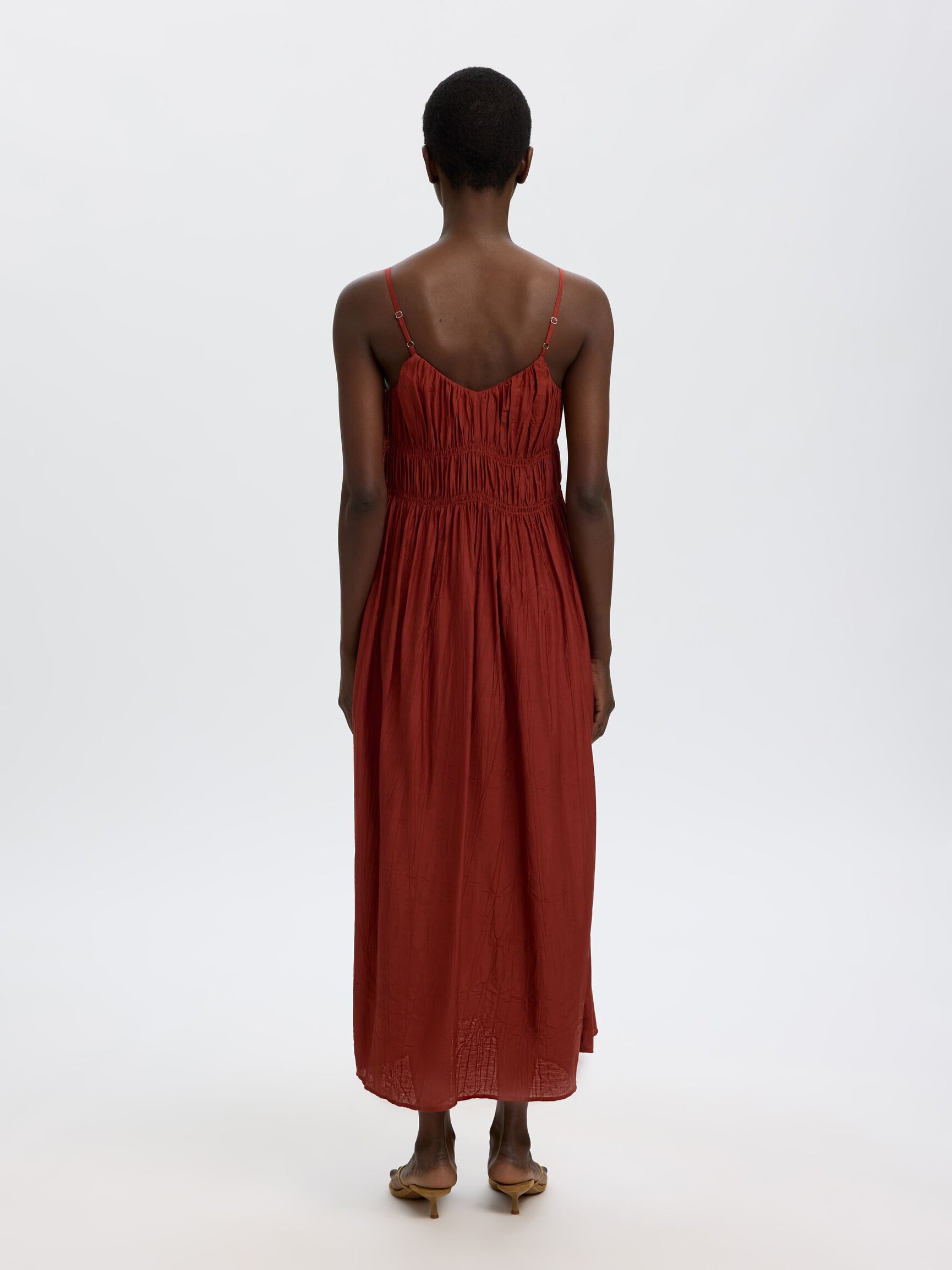 V-NECK SPAGHETTI MAXI DRESS