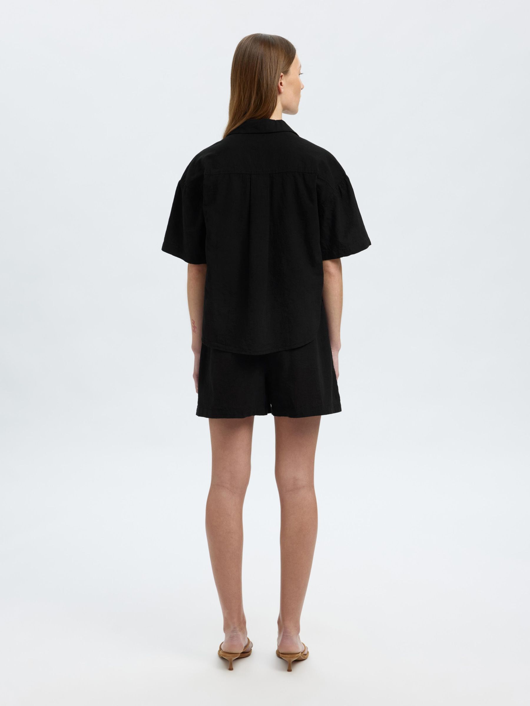 LINEN BLEND SHORT SLEEVED SHIRT