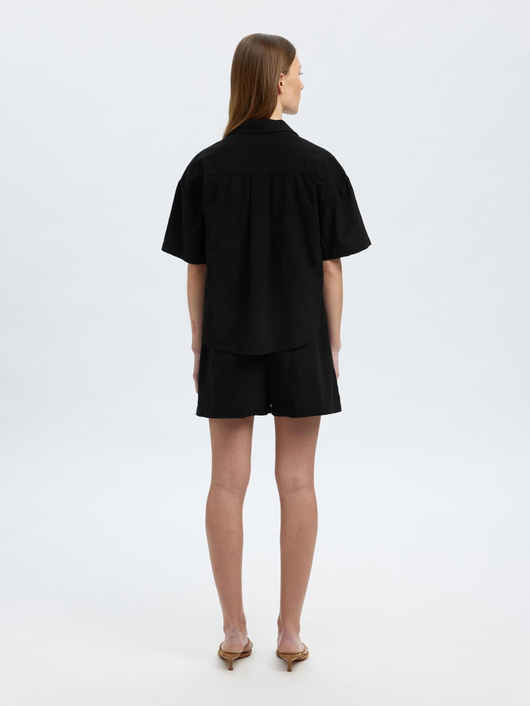 LINEN BLEND SHORT SLEEVED SHIRT