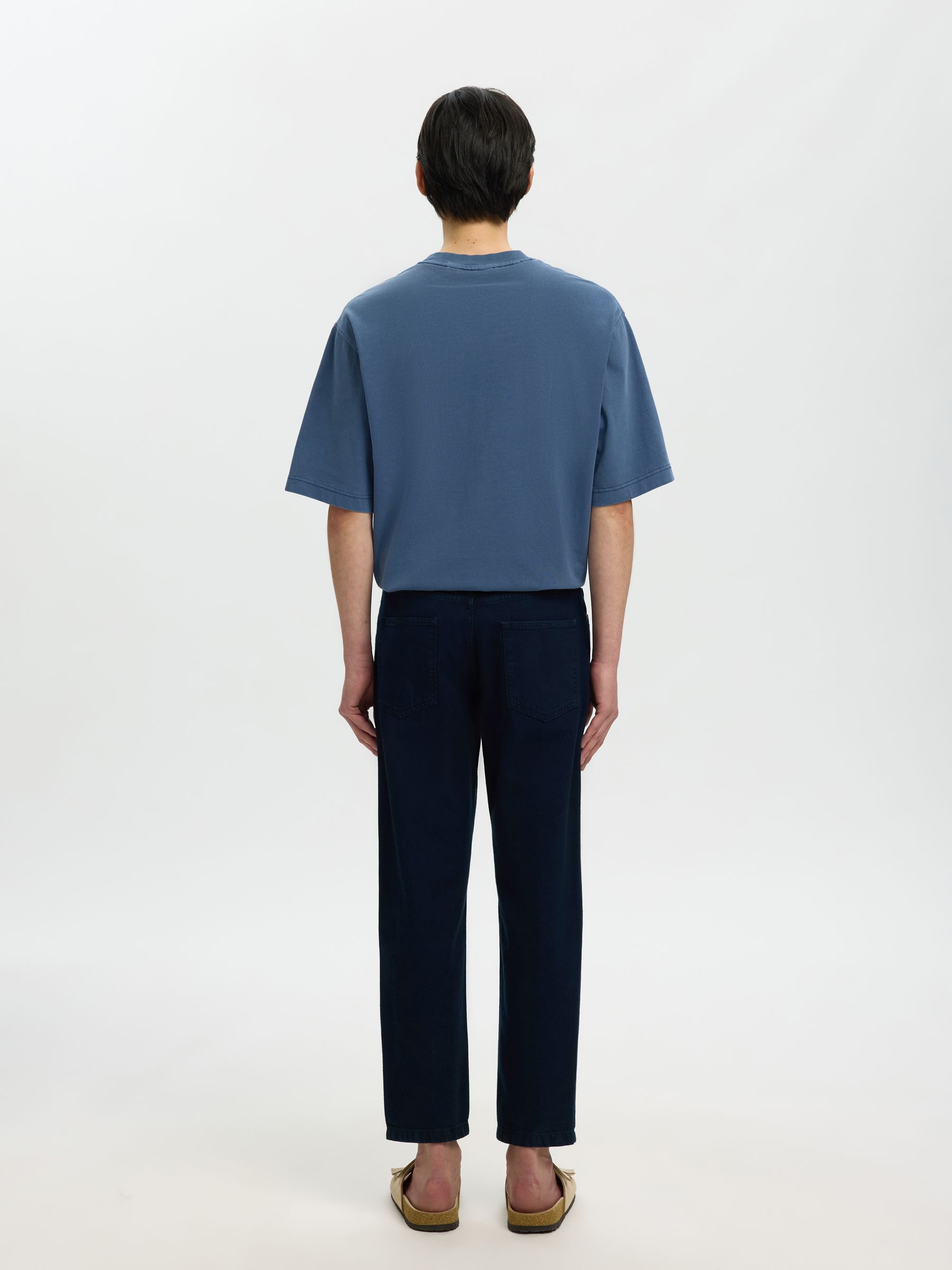 TAPERED FIT JEANS