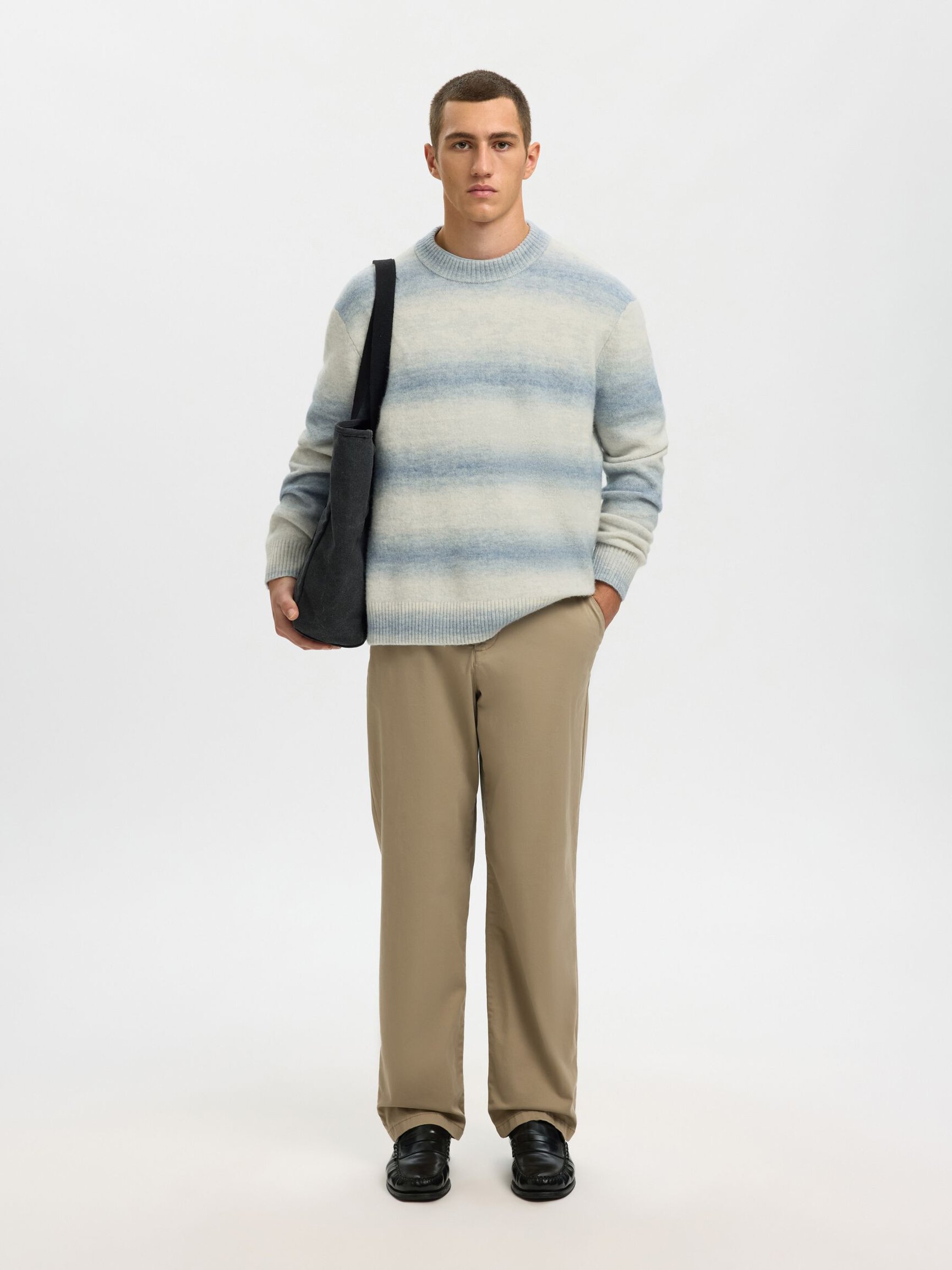 RELAXED FIT KNITTED PULLOVER