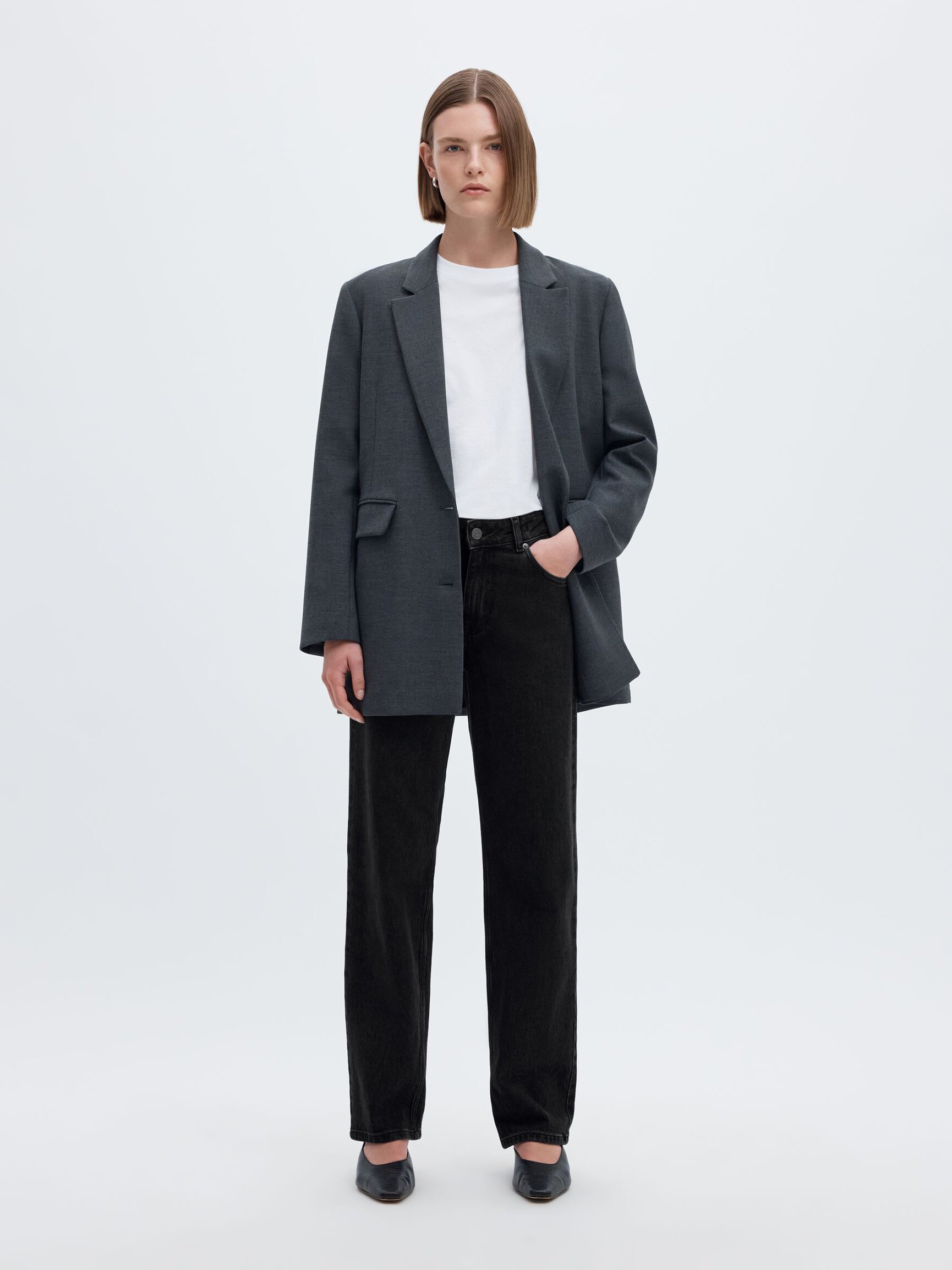 MID WAIST STRAIGHT FIT JEANS