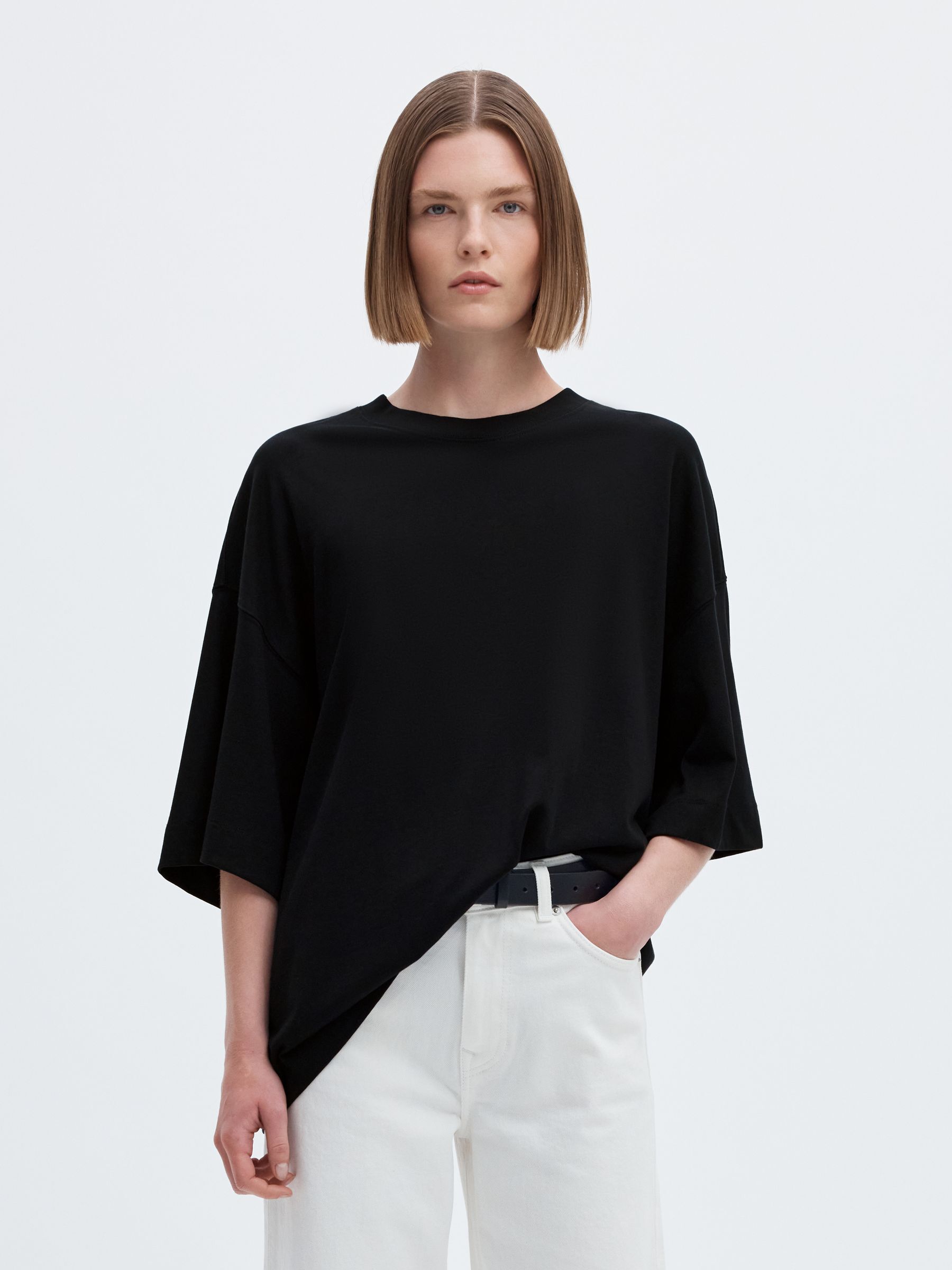 ESSENTIAL OVERSIZED T-SHIRT