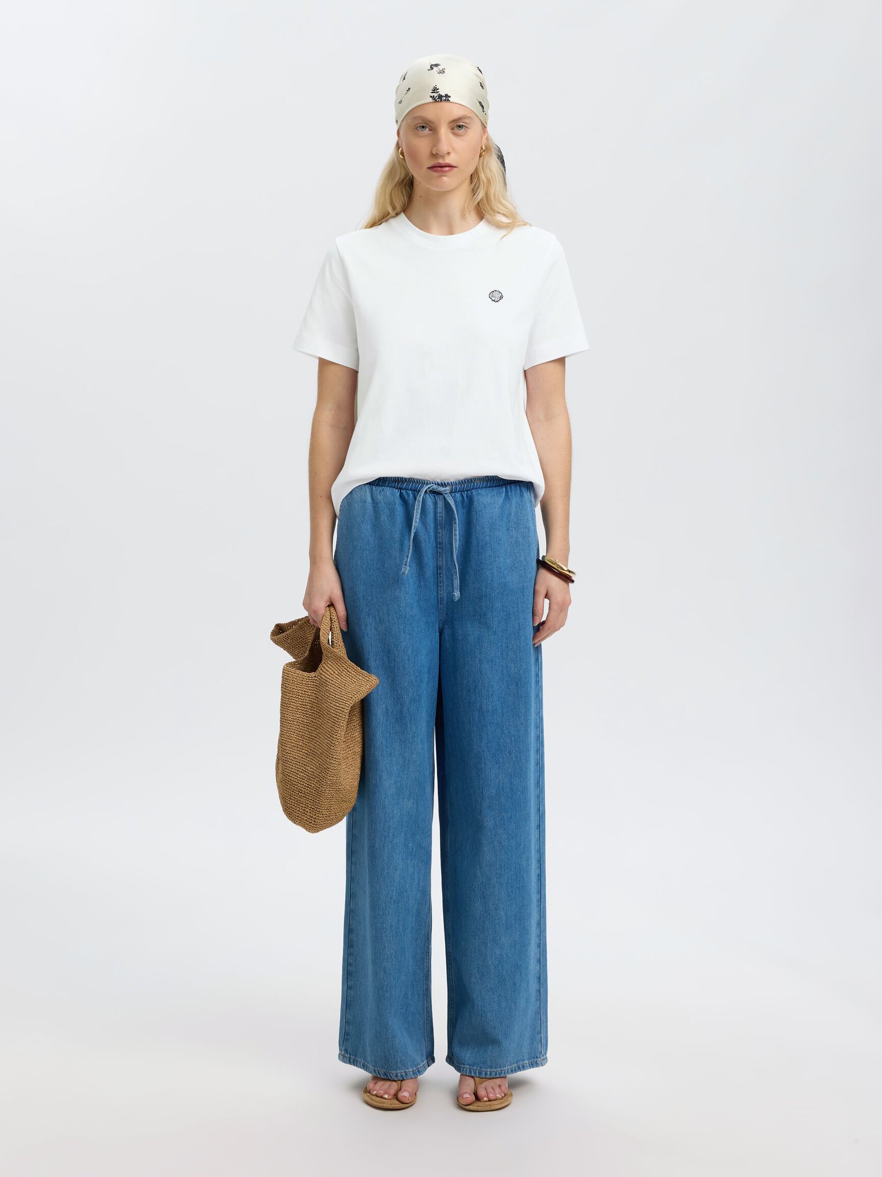 EMBROIDERED CREWNECK T-SHIRT