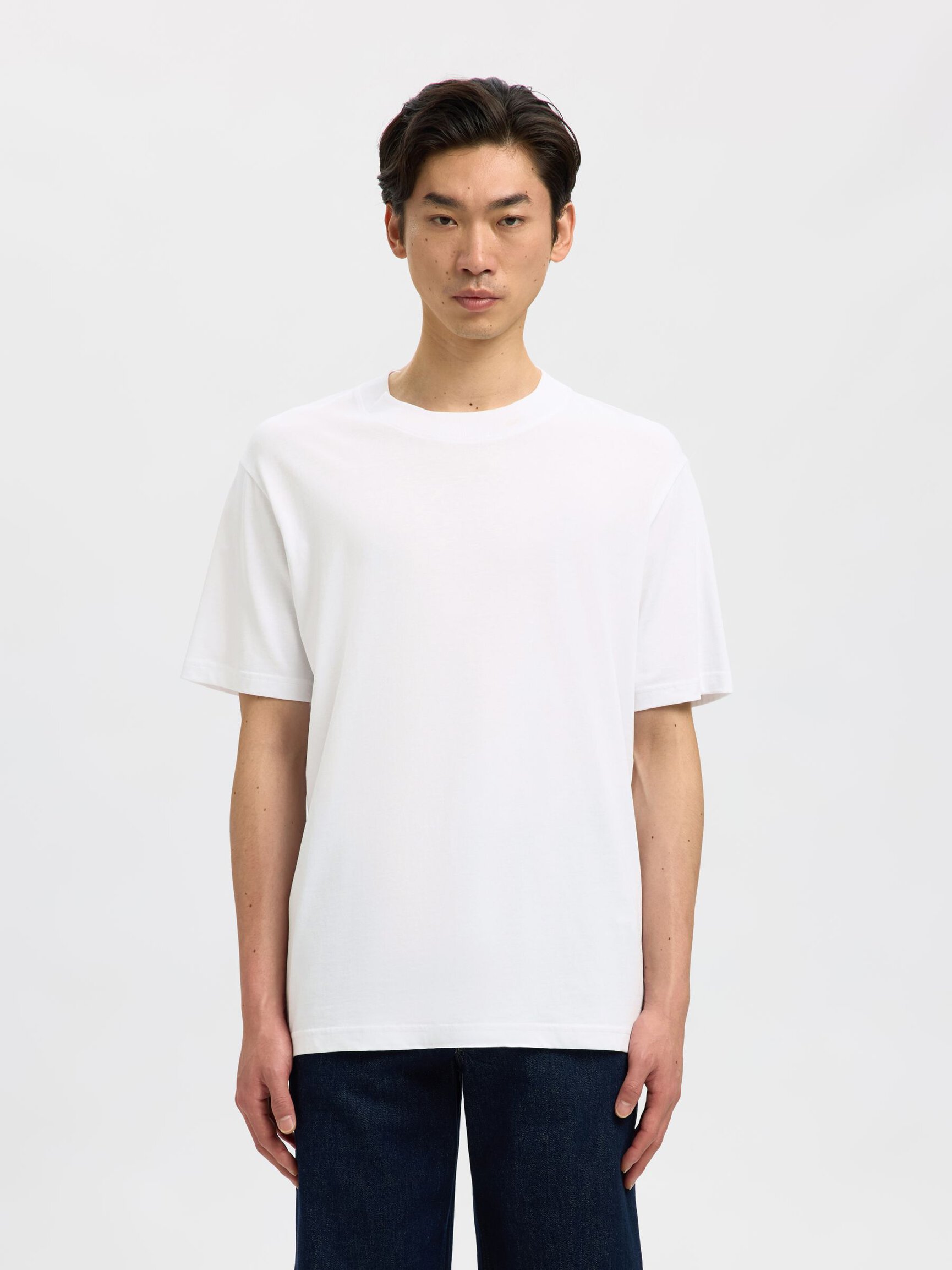 SHORT-SLEEVED RELAXED FIT T-SHIRT