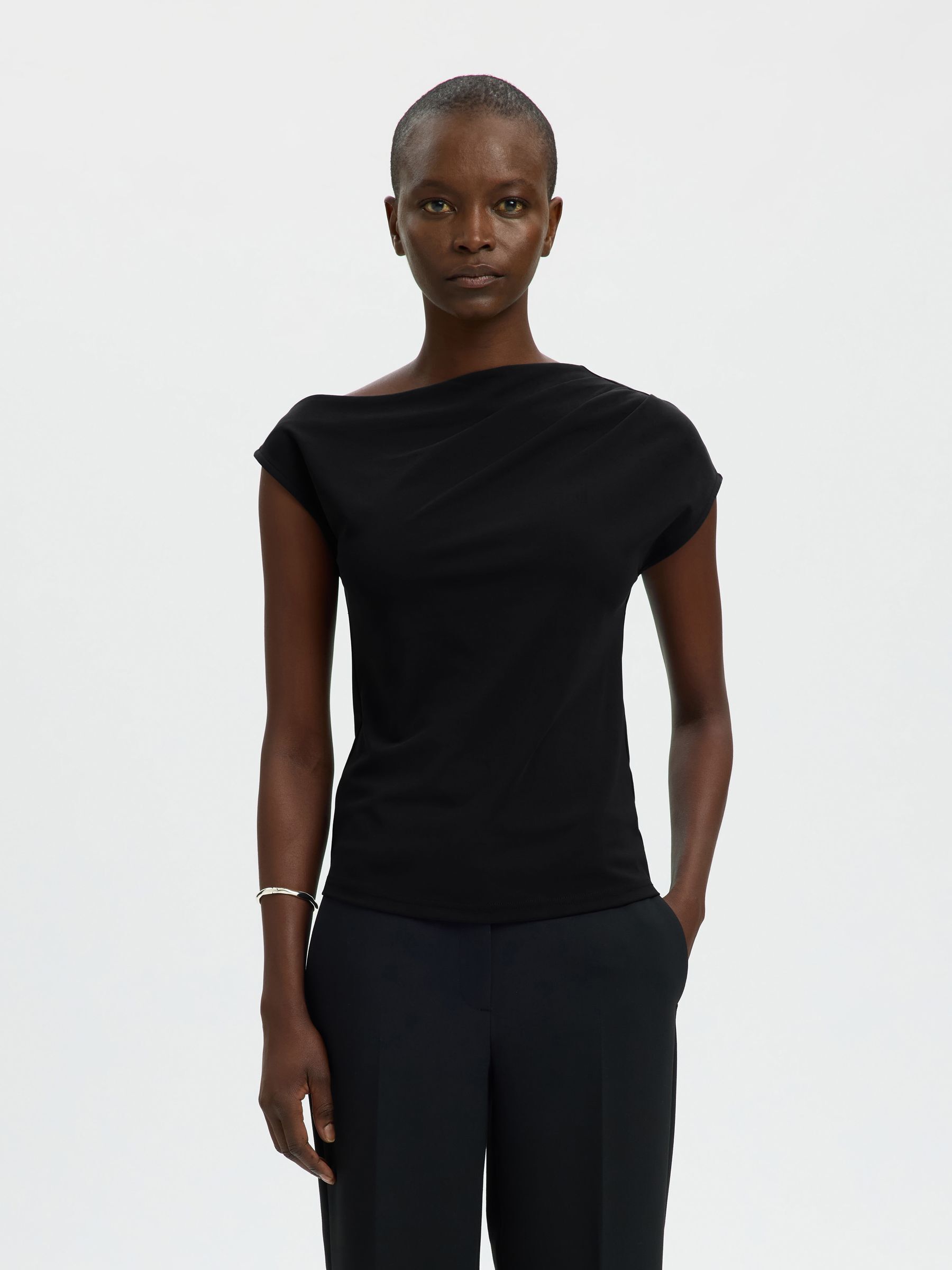 ASYMETRIC SHORT SLEEVED TOP