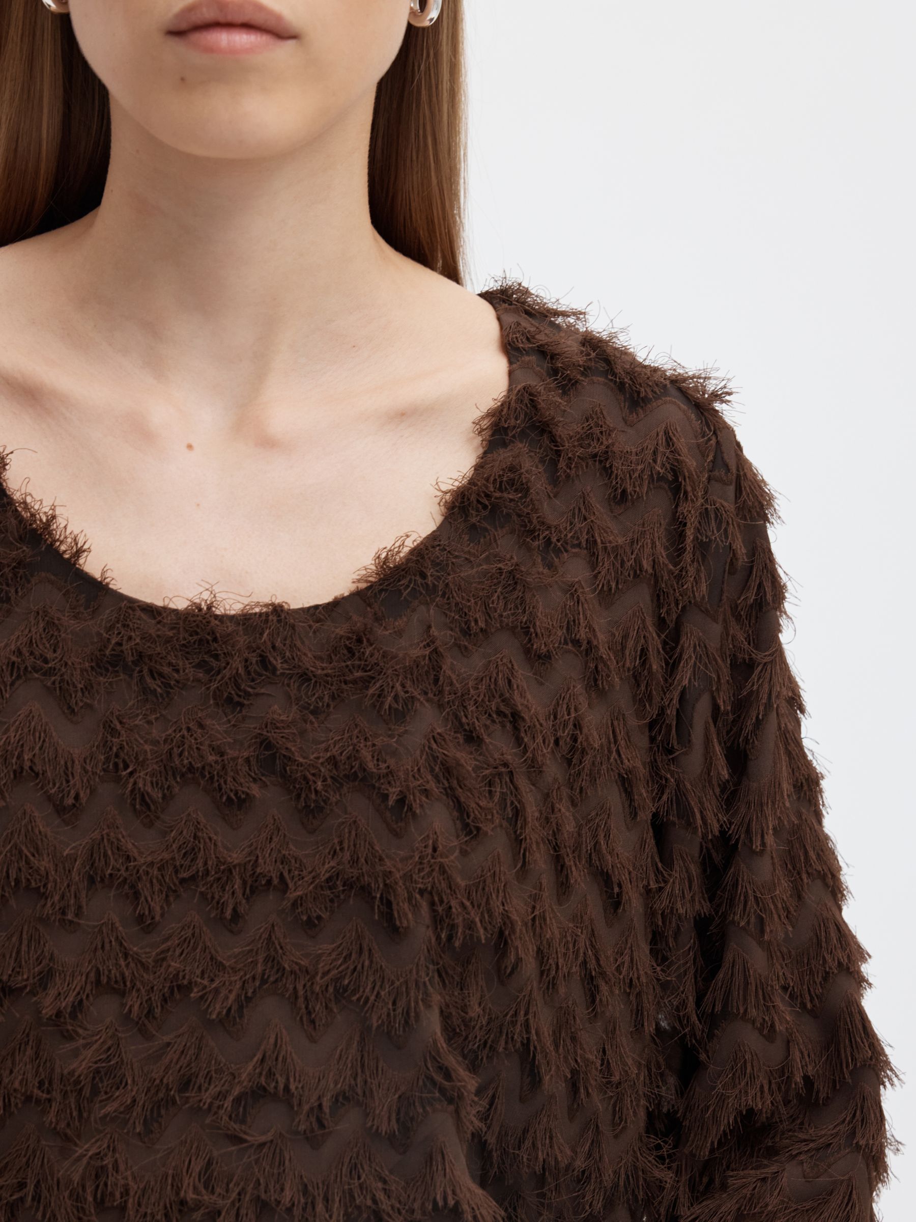 ZIGZAG FRINGE BALLOON SLEEVE TOP