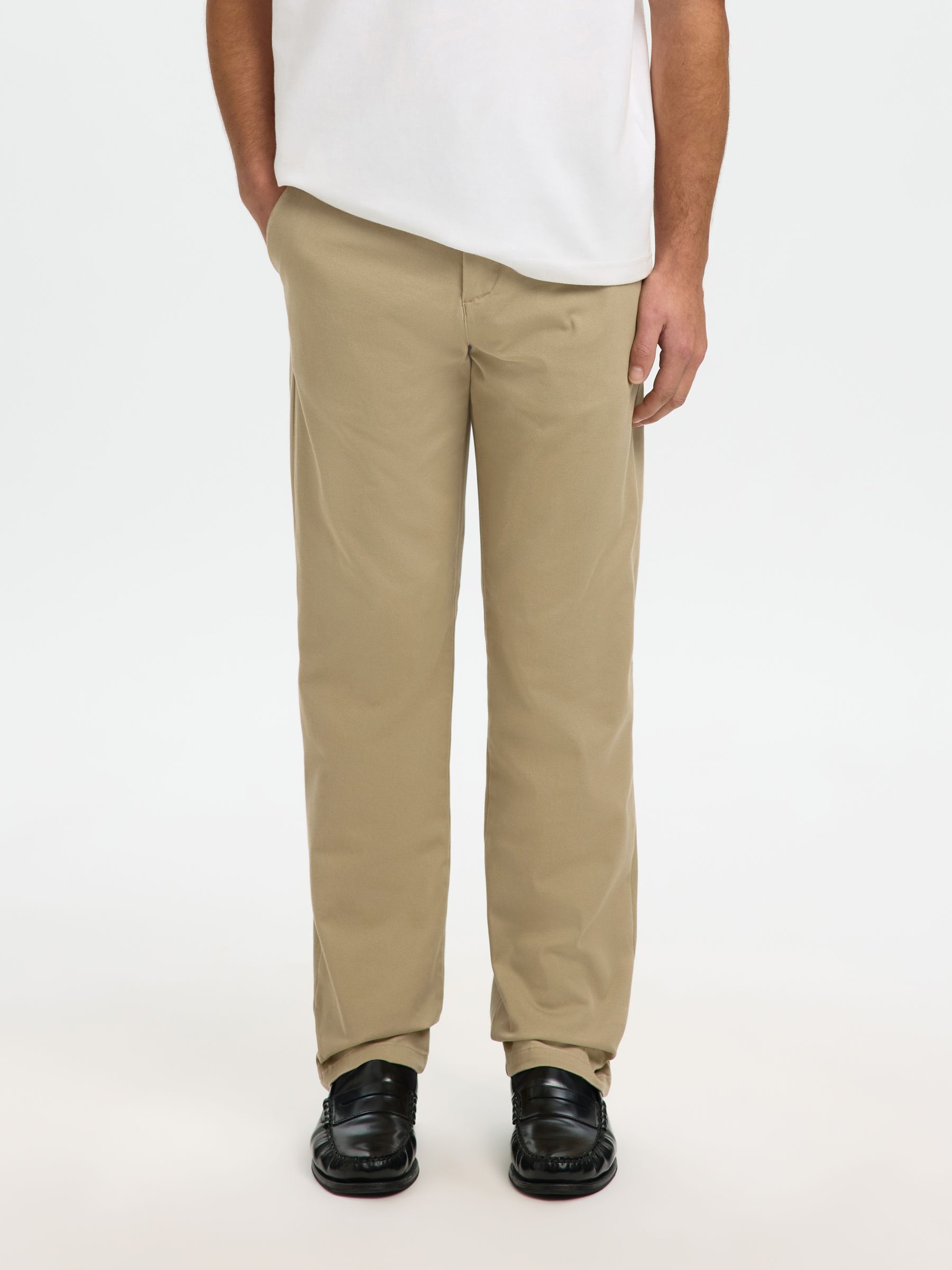 STRAIGHT FIT CHINOS