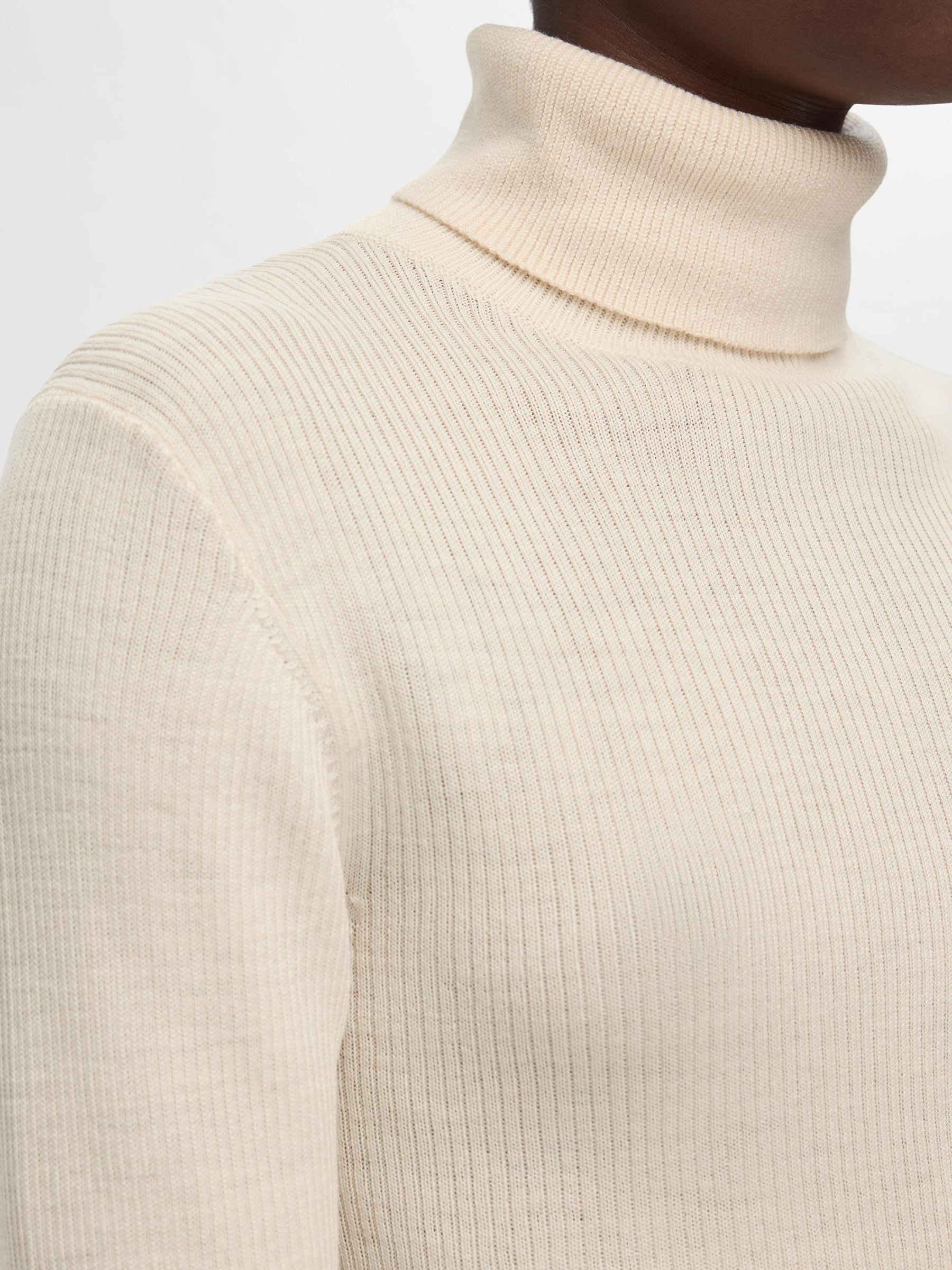 RIBBED WOOL BLEND TURTLENECK