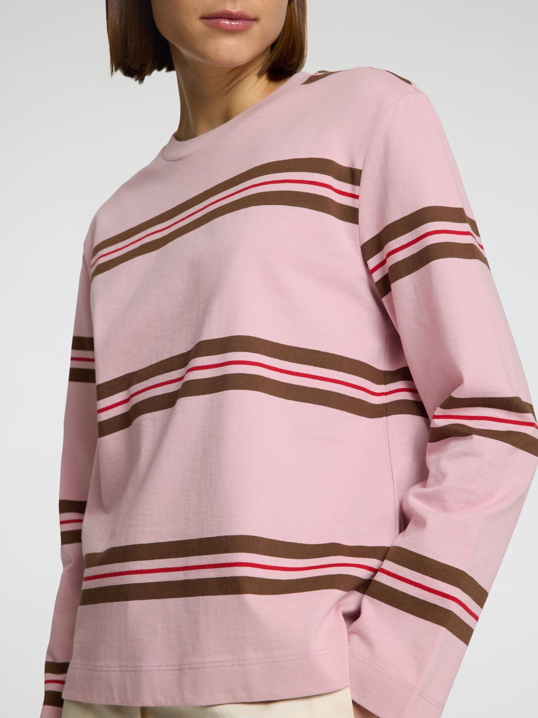 BOXY FIT LONG-SLEEVED T-SHIRT