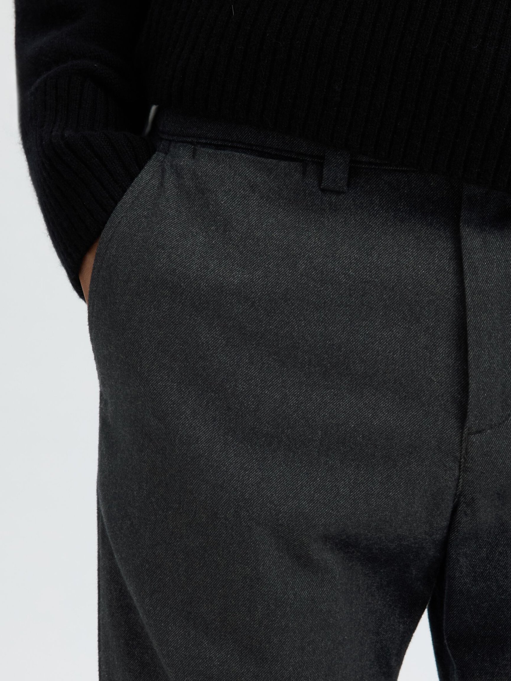 175 SLIM-FIT BRUSHED CHINOS