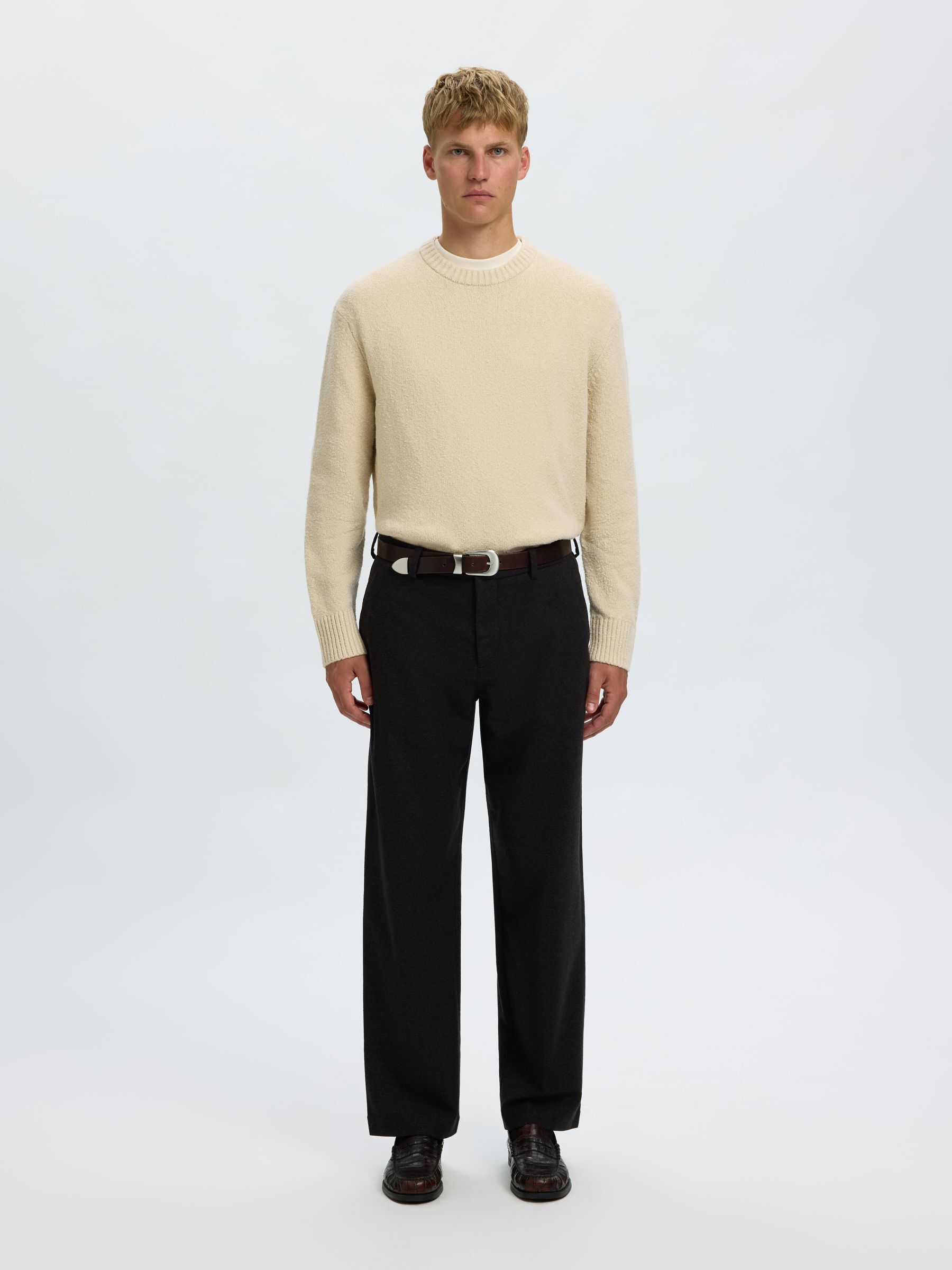 COUPE DÉCONTRACTÉE PULL EN MAILLE