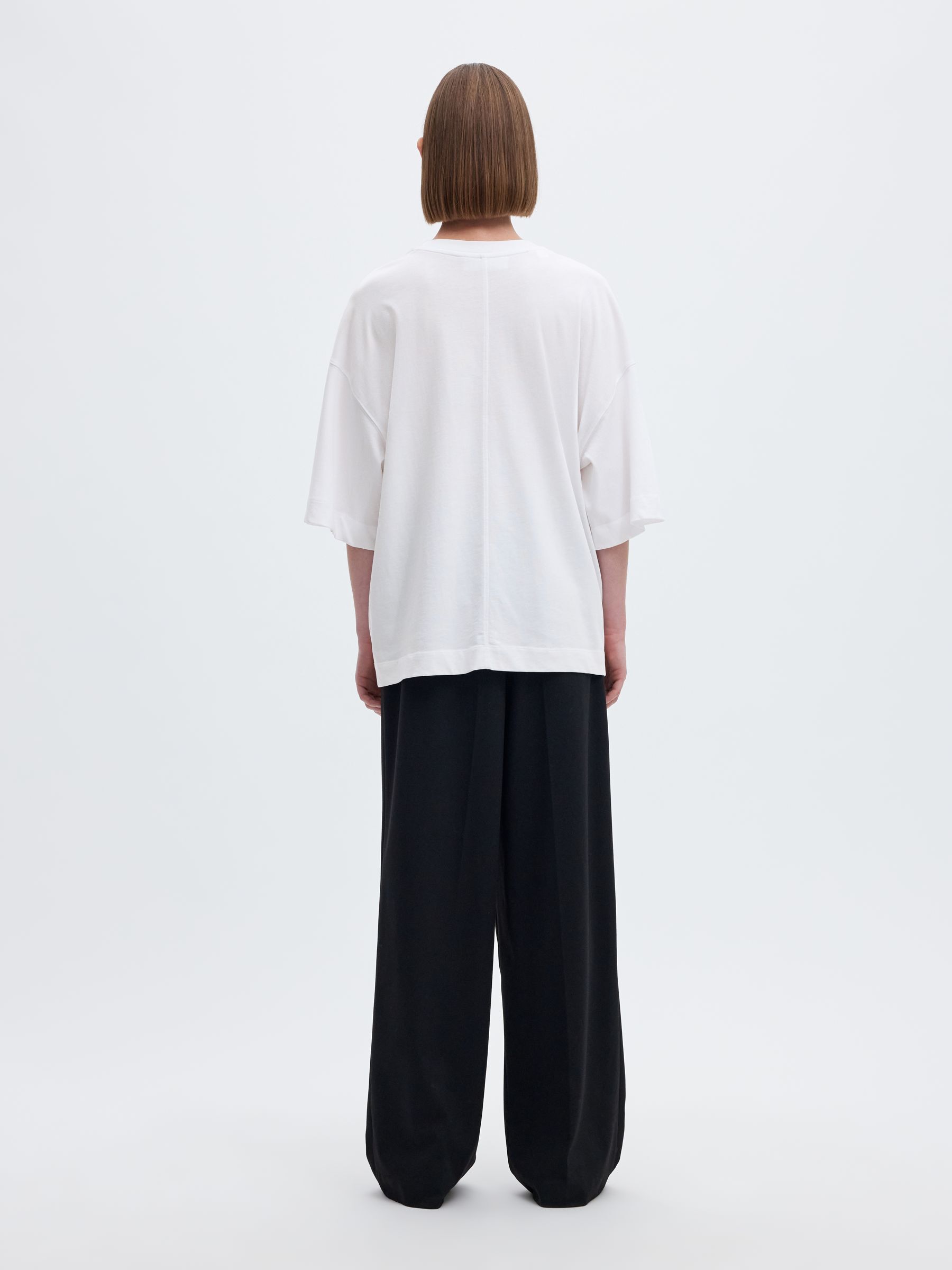 ESSENTIAL OVERSIZED T-SHIRT