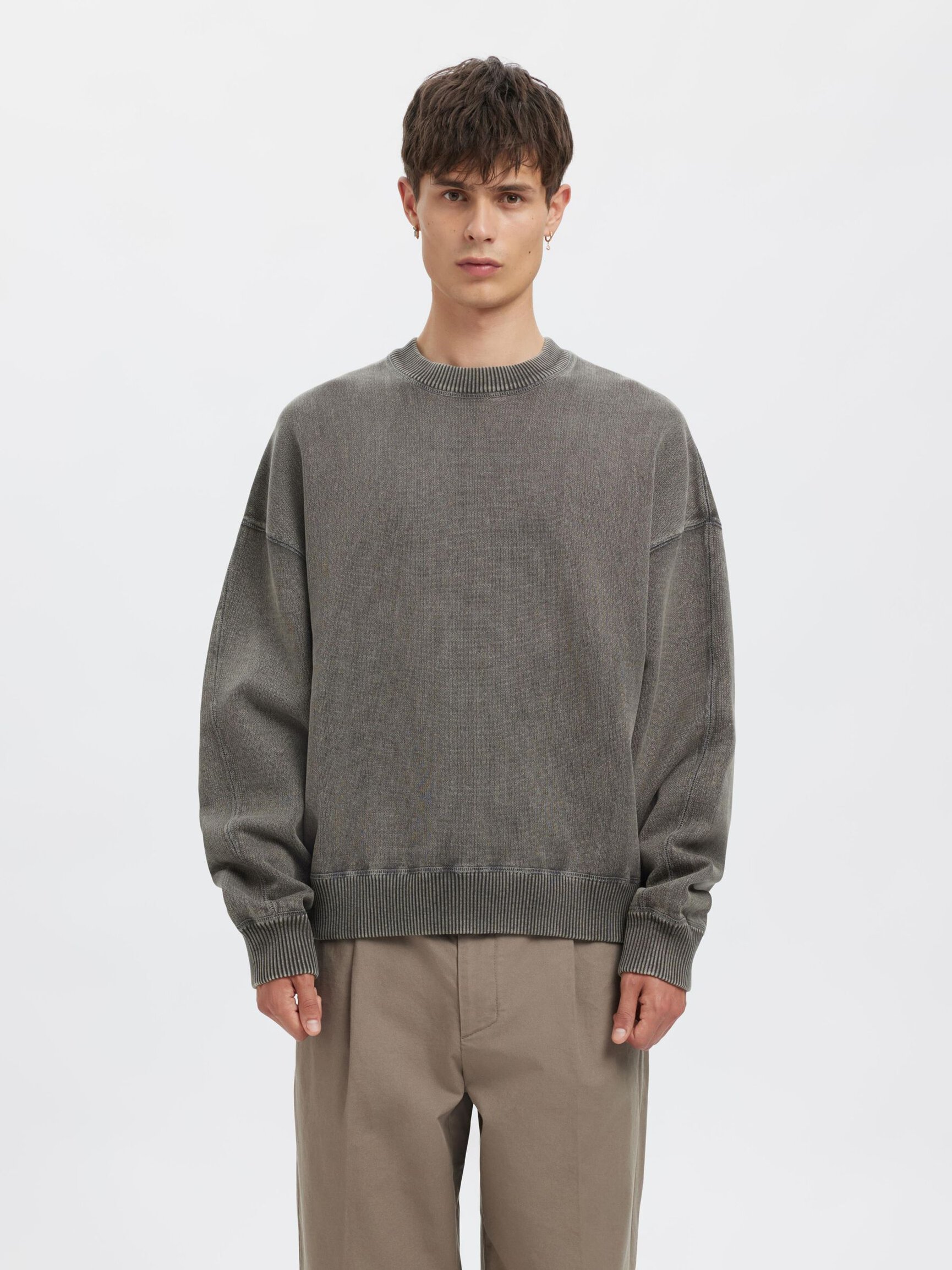 OVERSIZED KNITTED JUMPER