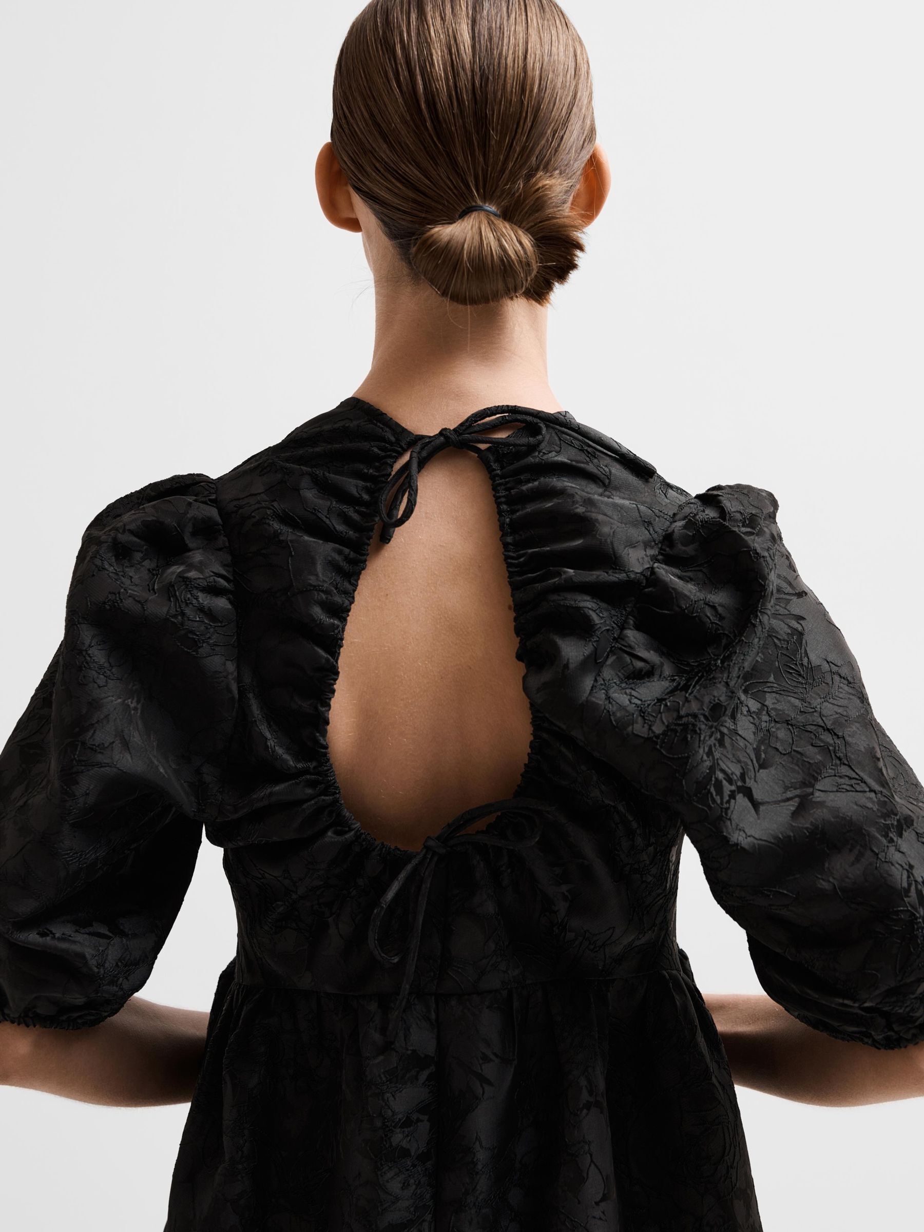 PUFFÄRMEL MIDIKLEID