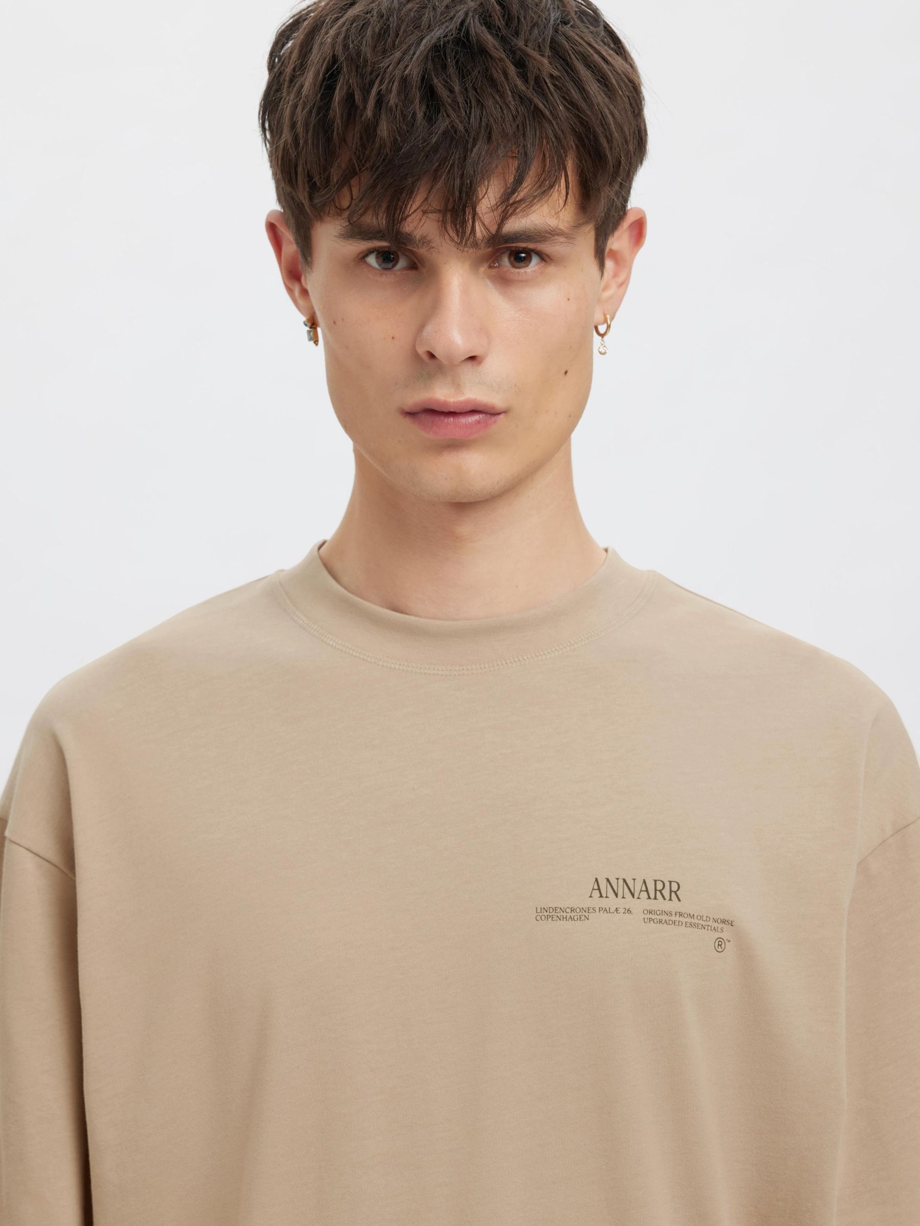 LOOSE FIT  T-SHIRT