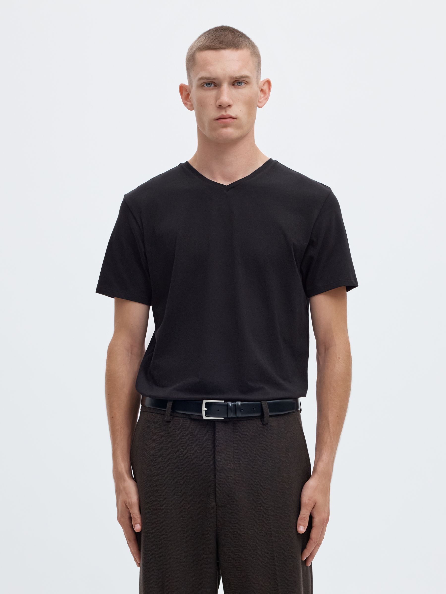 V-NECK T-SHIRT