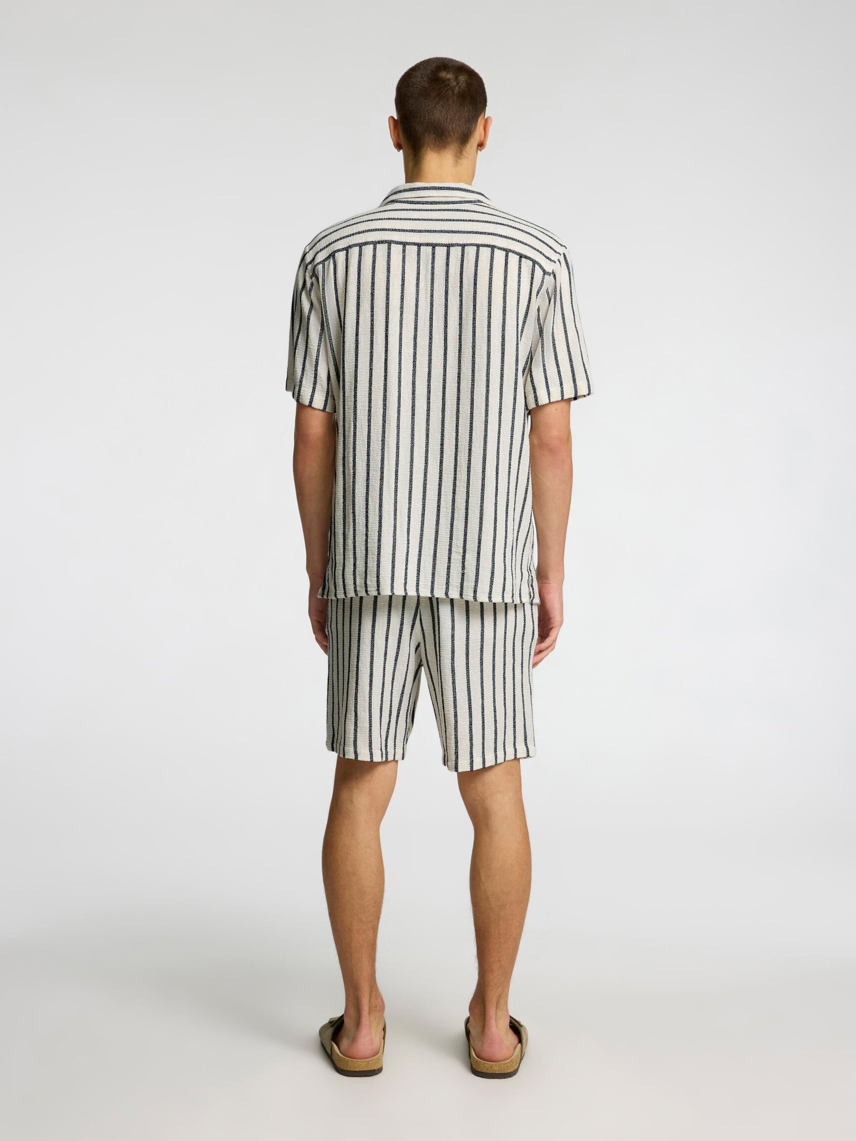 KOSZULA Z KRÓTKIM RĘKAWEM