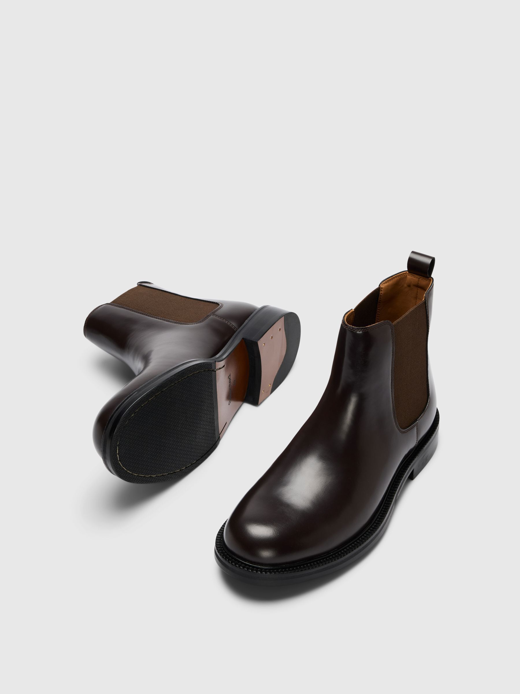 LEATHER CHELSEA BOOTS