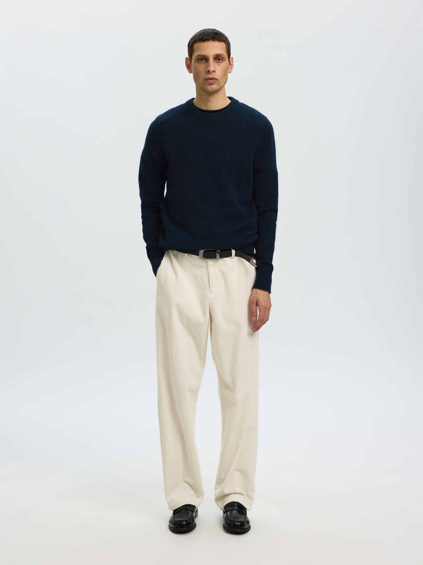 LONG-SLEEVED KNITTED JUMPER