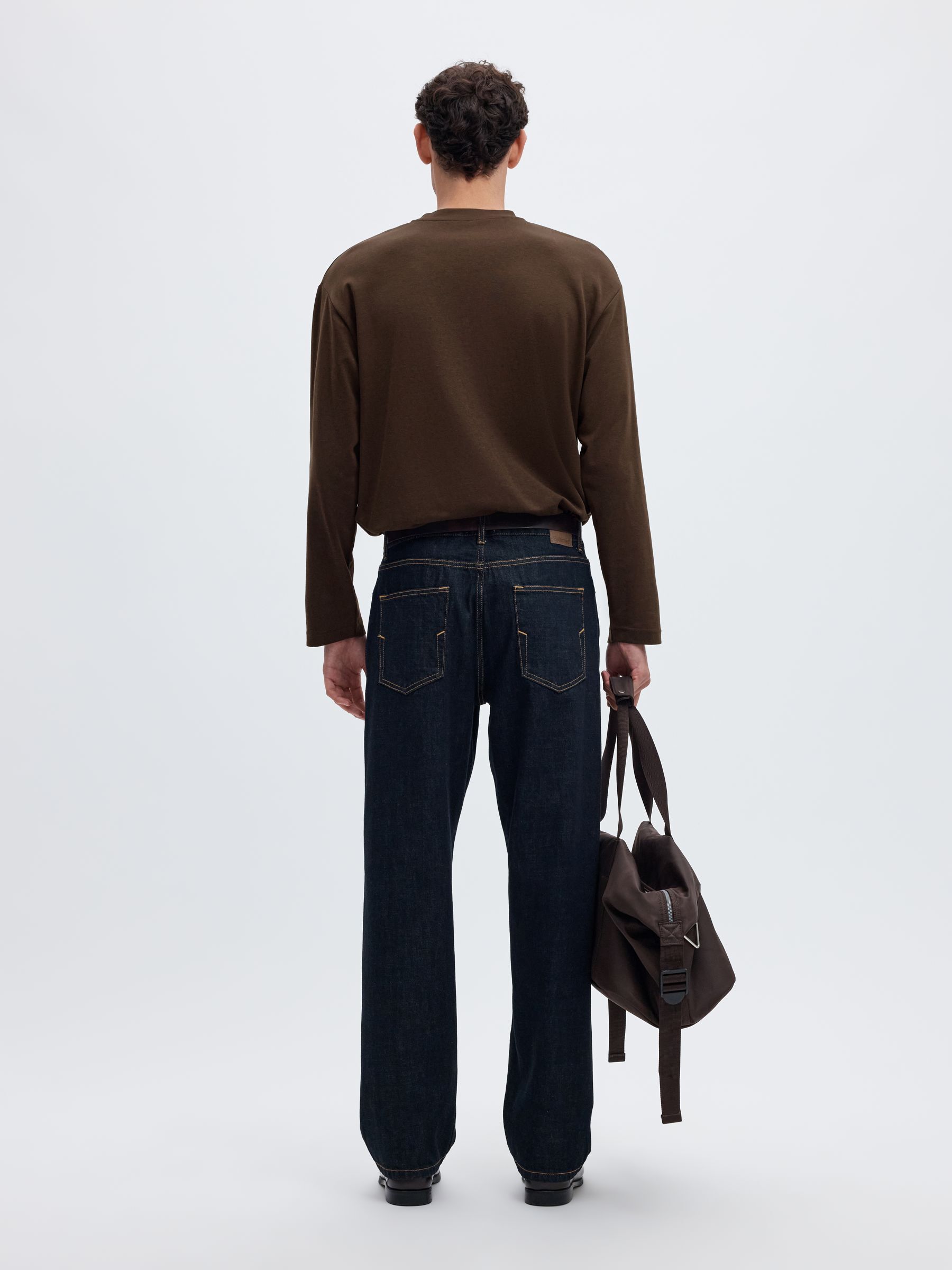 LOOSE FIT T-SHIRT MET LANGE MOUWEN