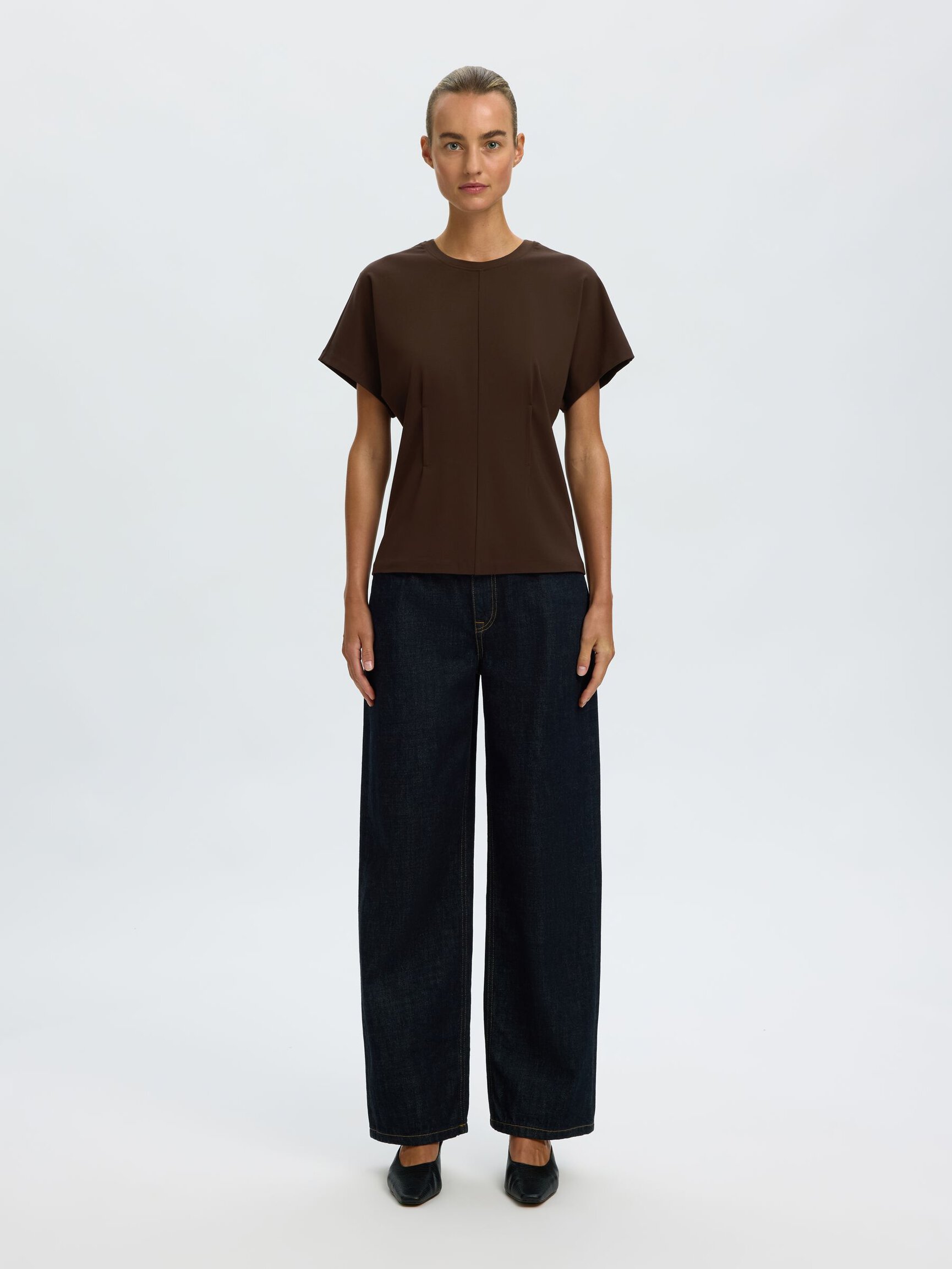 FITTED T-SHIRT