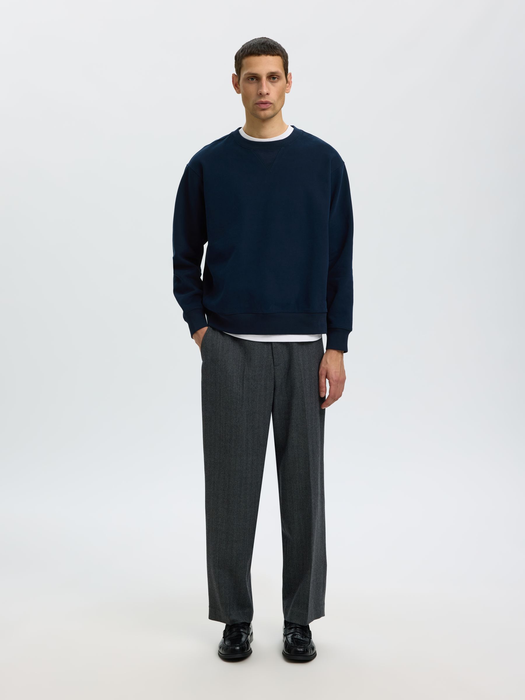 RELAXED FIT SWEATSHIRT