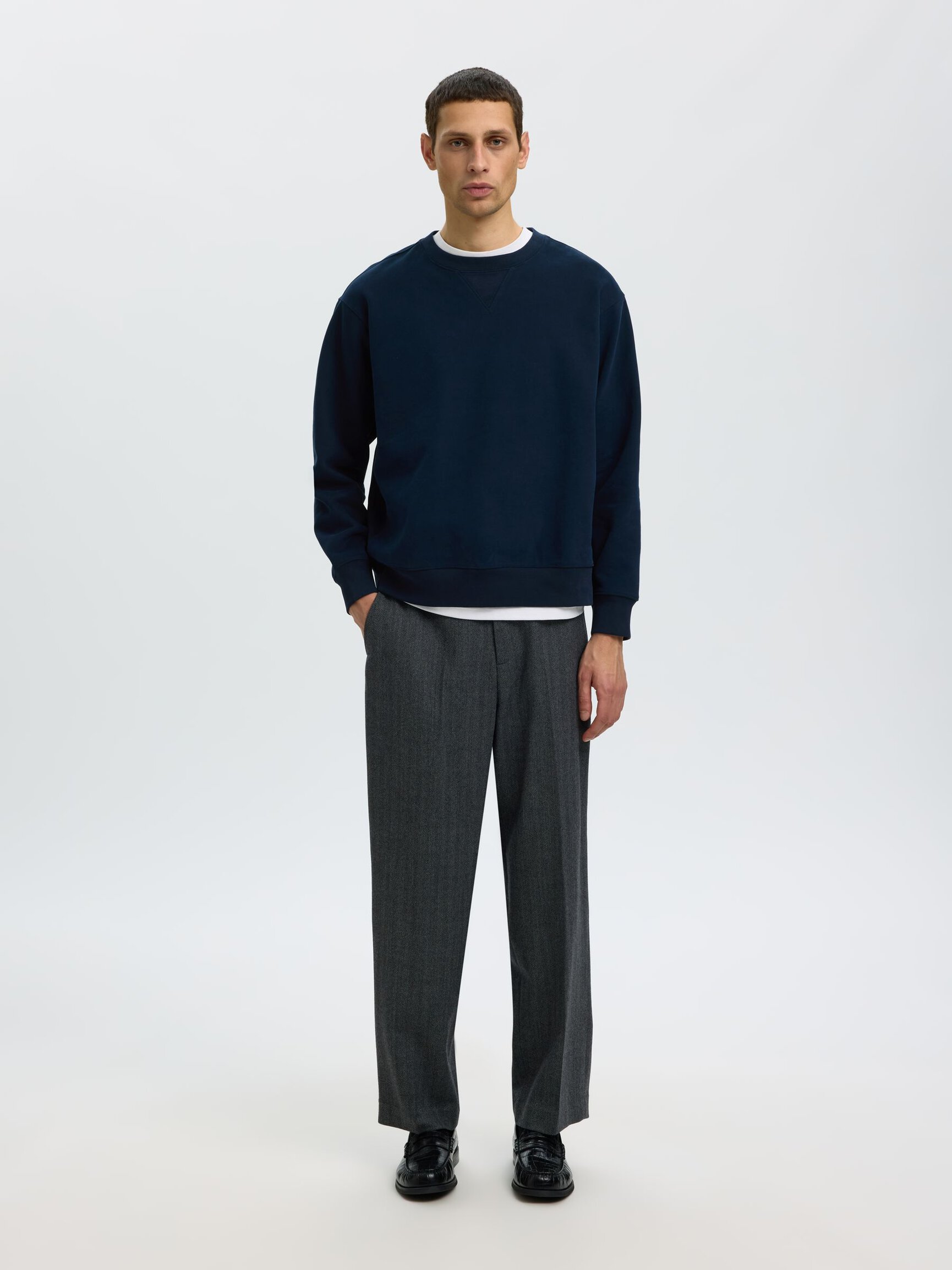 RELAXED FIT SWEATSHIRT