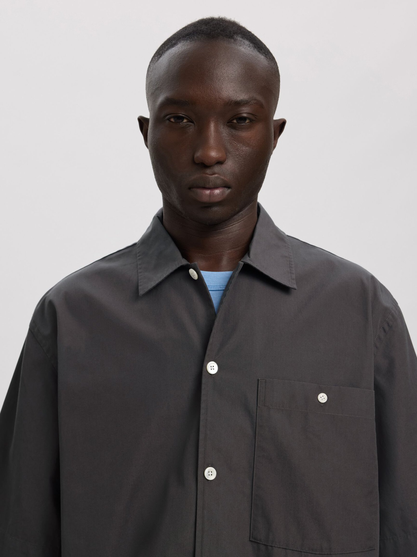 RELAXED FIT SHORT SLEEVED SHIRT