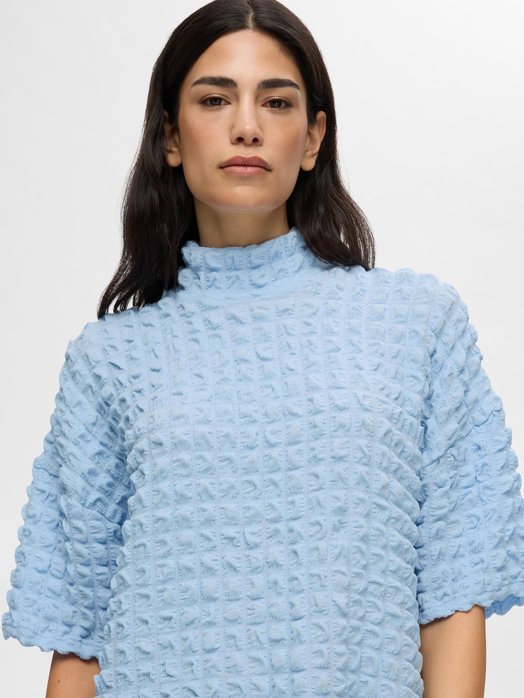 TEXTURED SHORT SLEEVED TOP