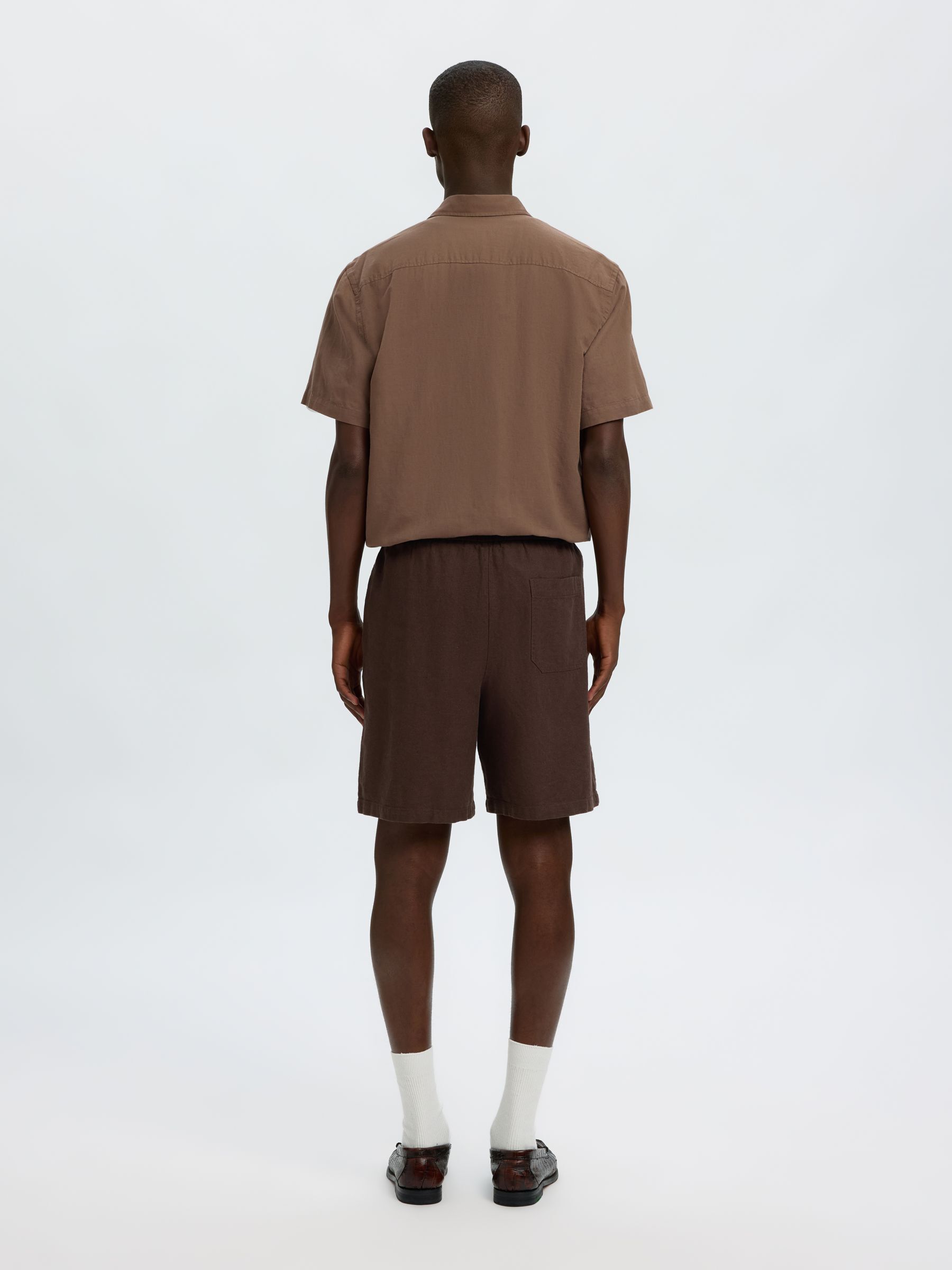 REGULAR FIT I LINNEBLANDNING SHORTS