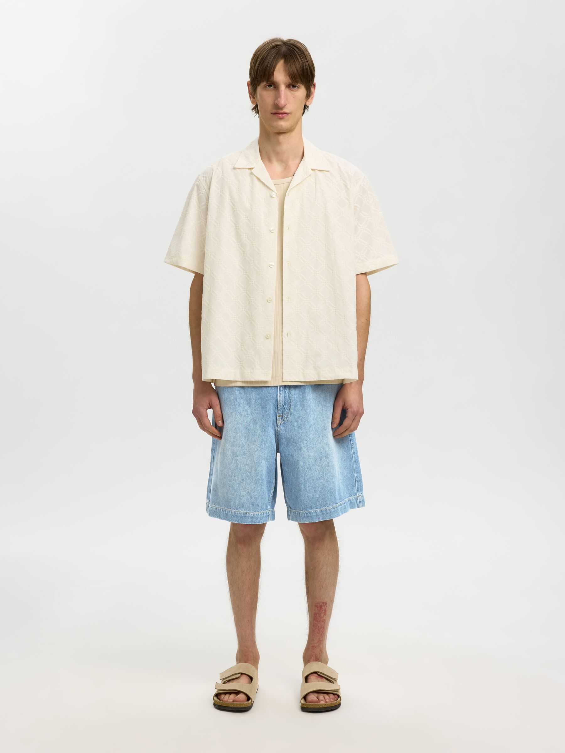 LOOSE FIT DENIM SHORTS