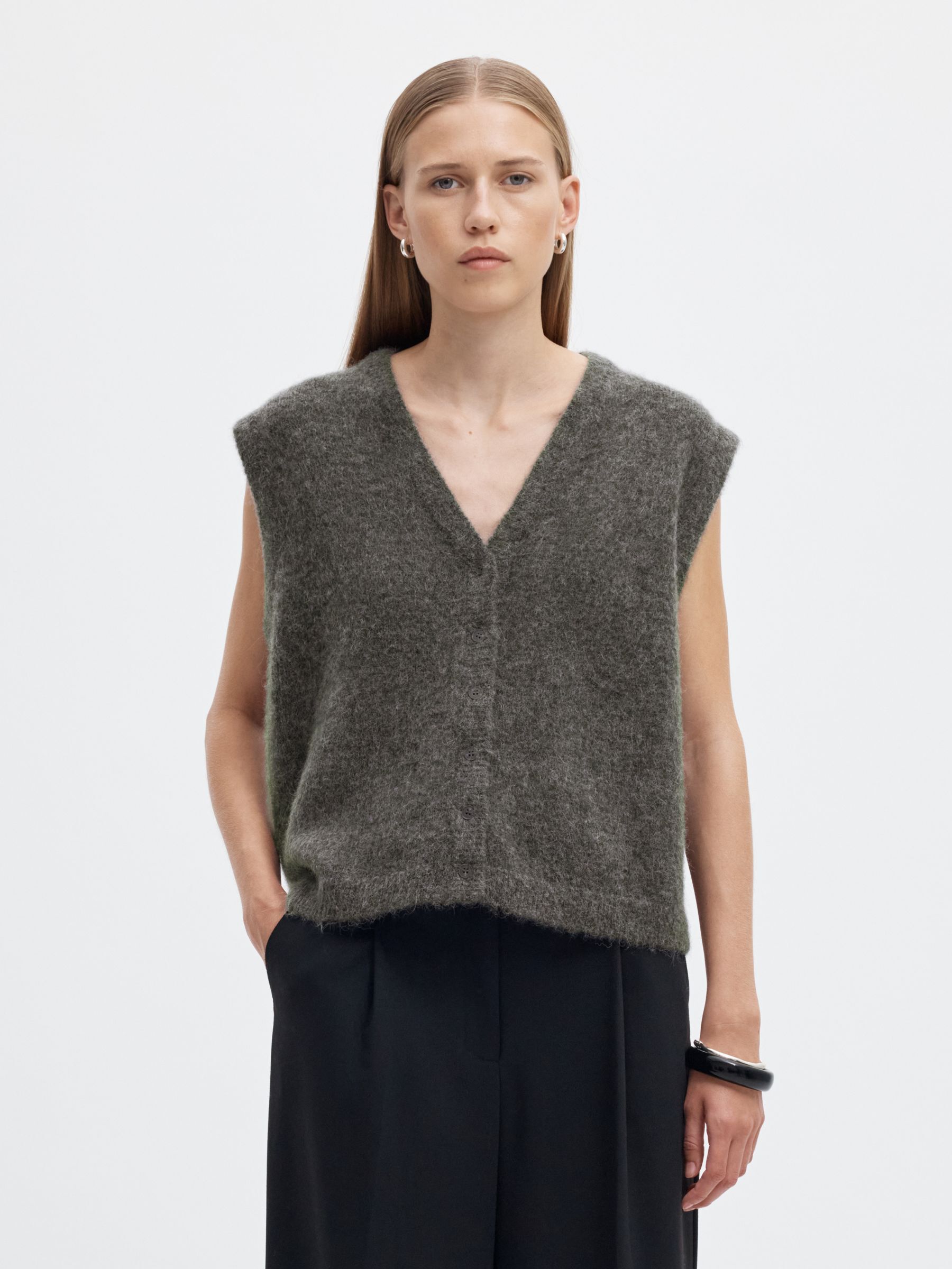 WOOL BLEND KNITTED VEST