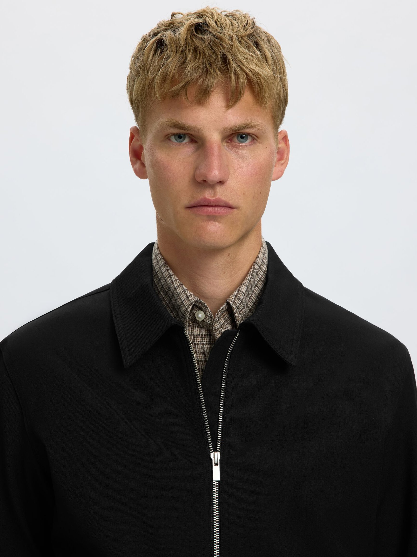 COUPE CLASSIQUE VESTE