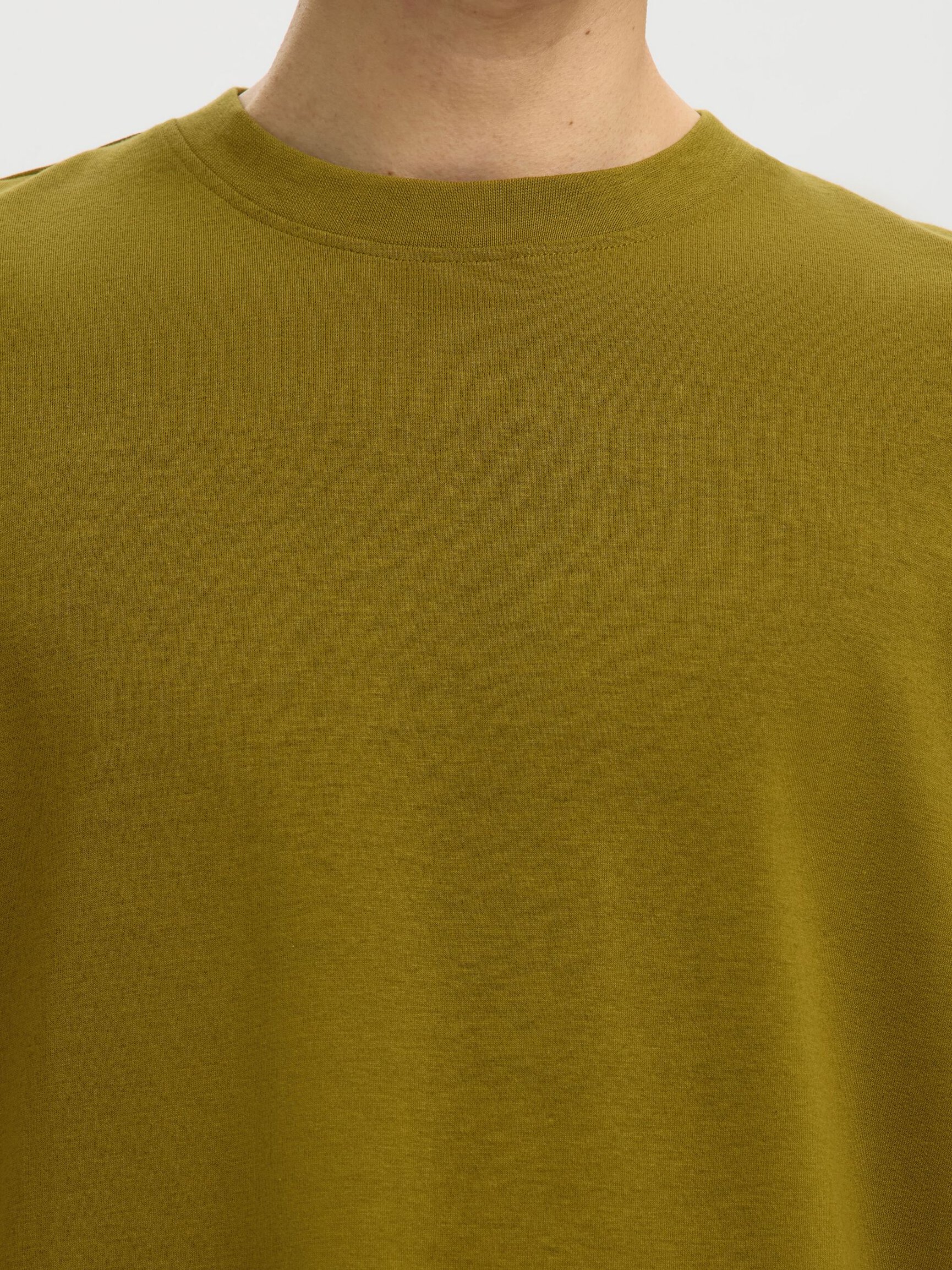 LOOSE FIT T-SHIRT