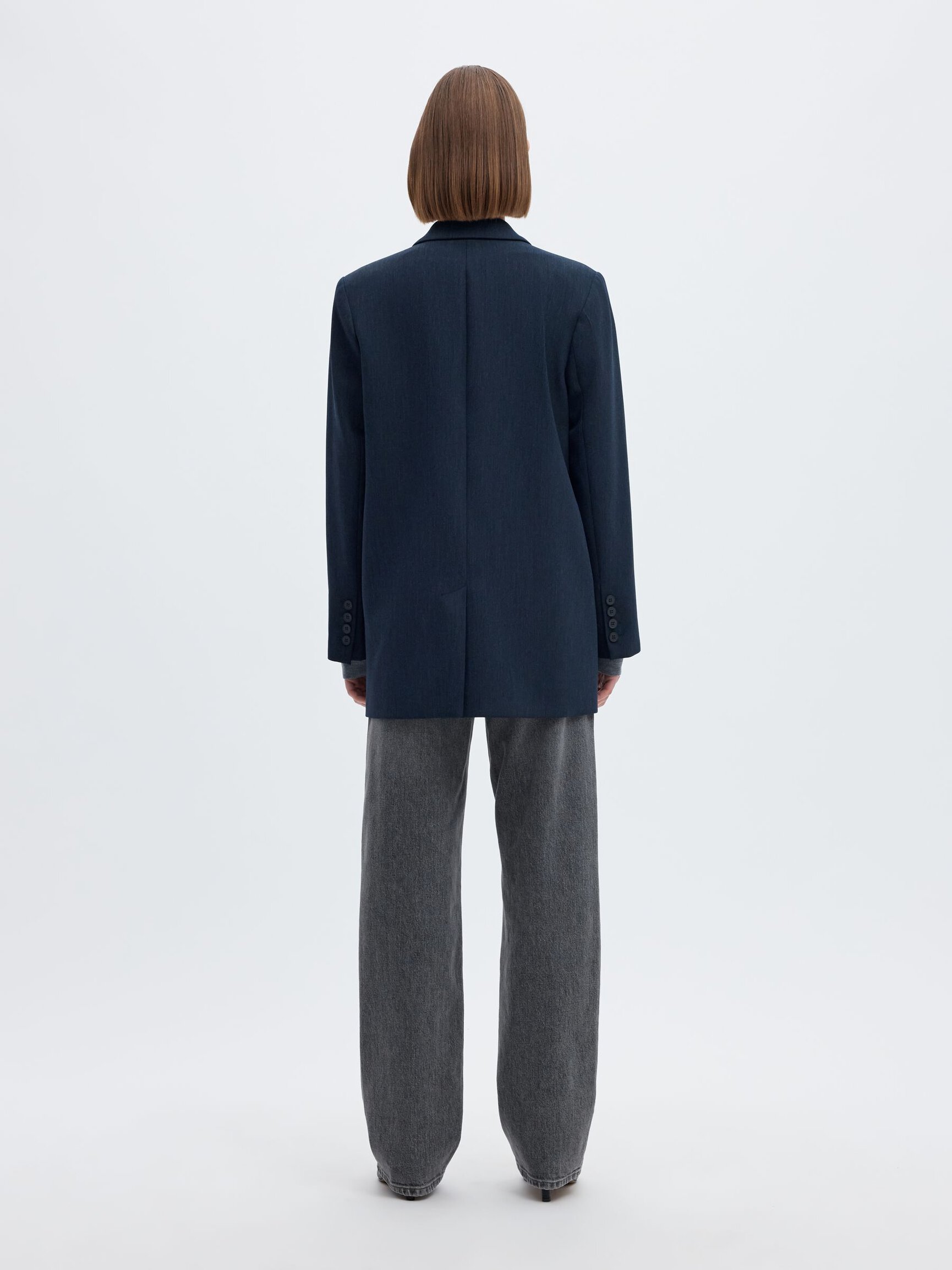 MID WAIST STRAIGHT FIT JEANS