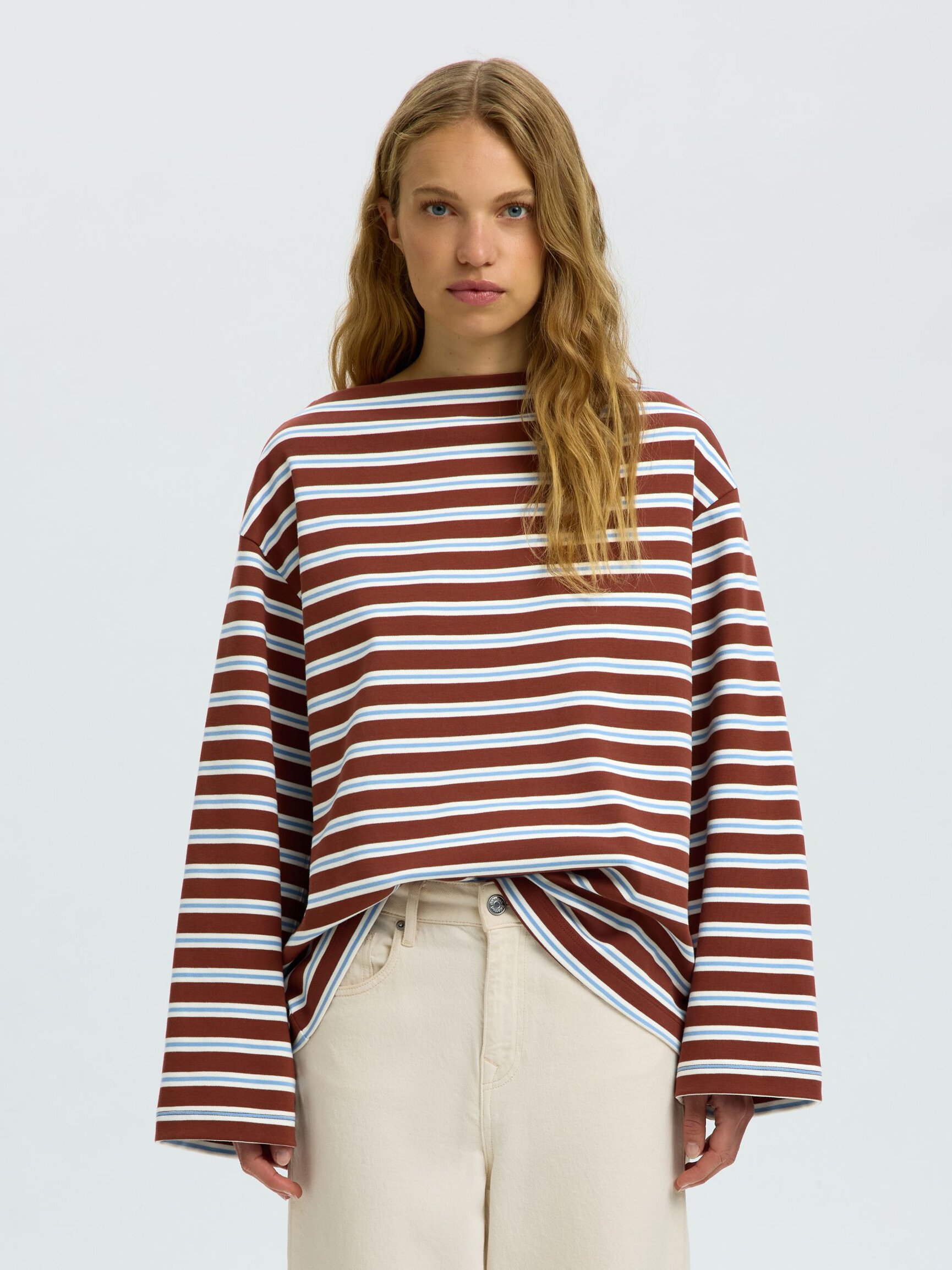 BOATNECK LONG SLEEVED TOP