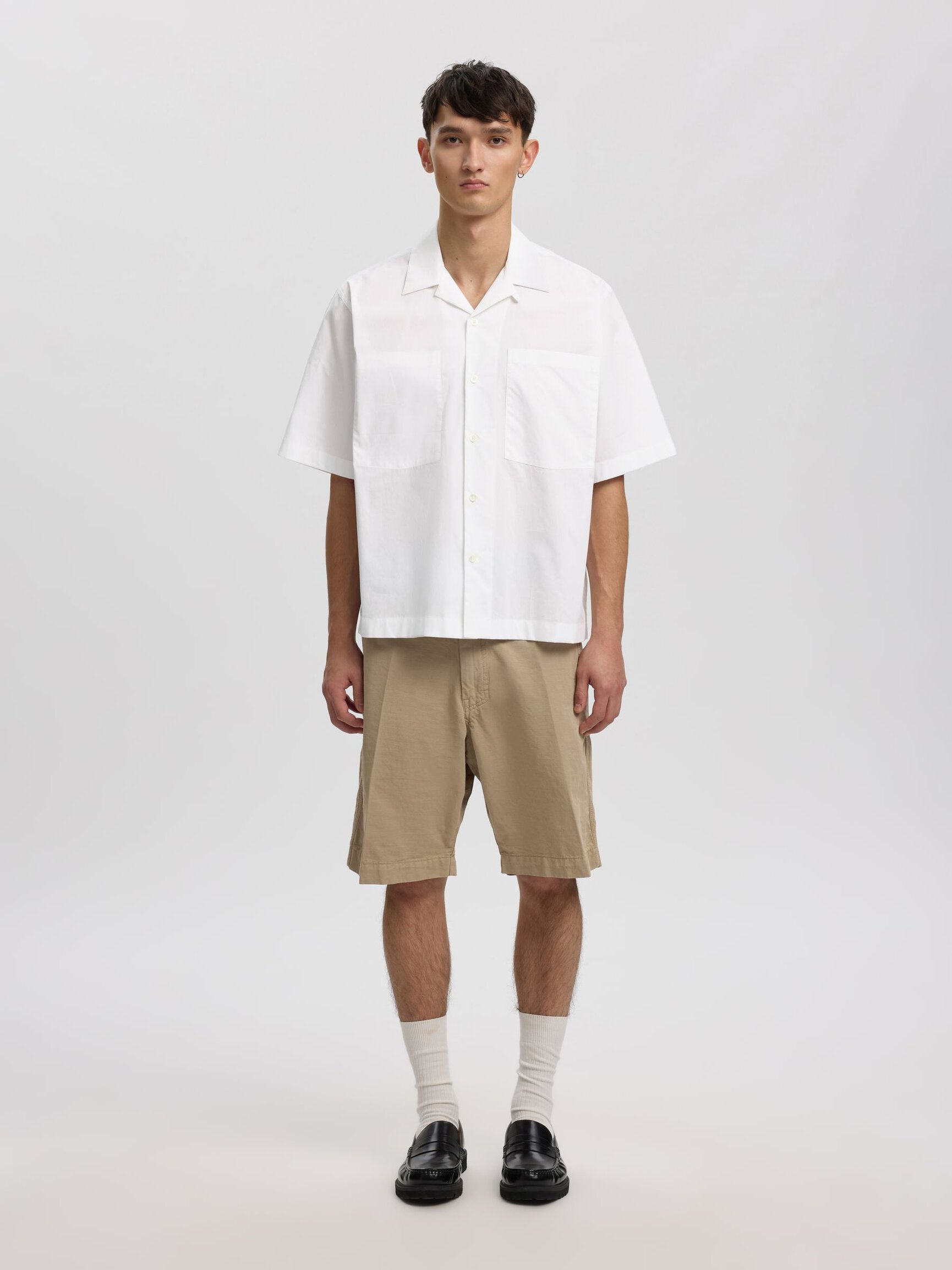 RELAXED FIT SHORT SLEEVED SHIRT