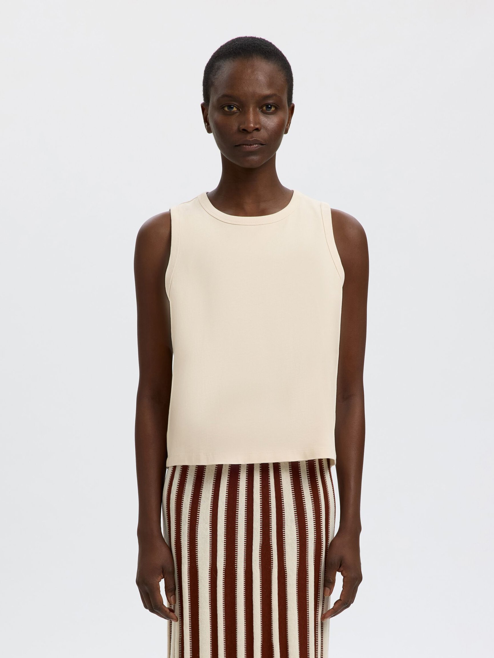 KOSZULKA BEZ RĘKAWÓW