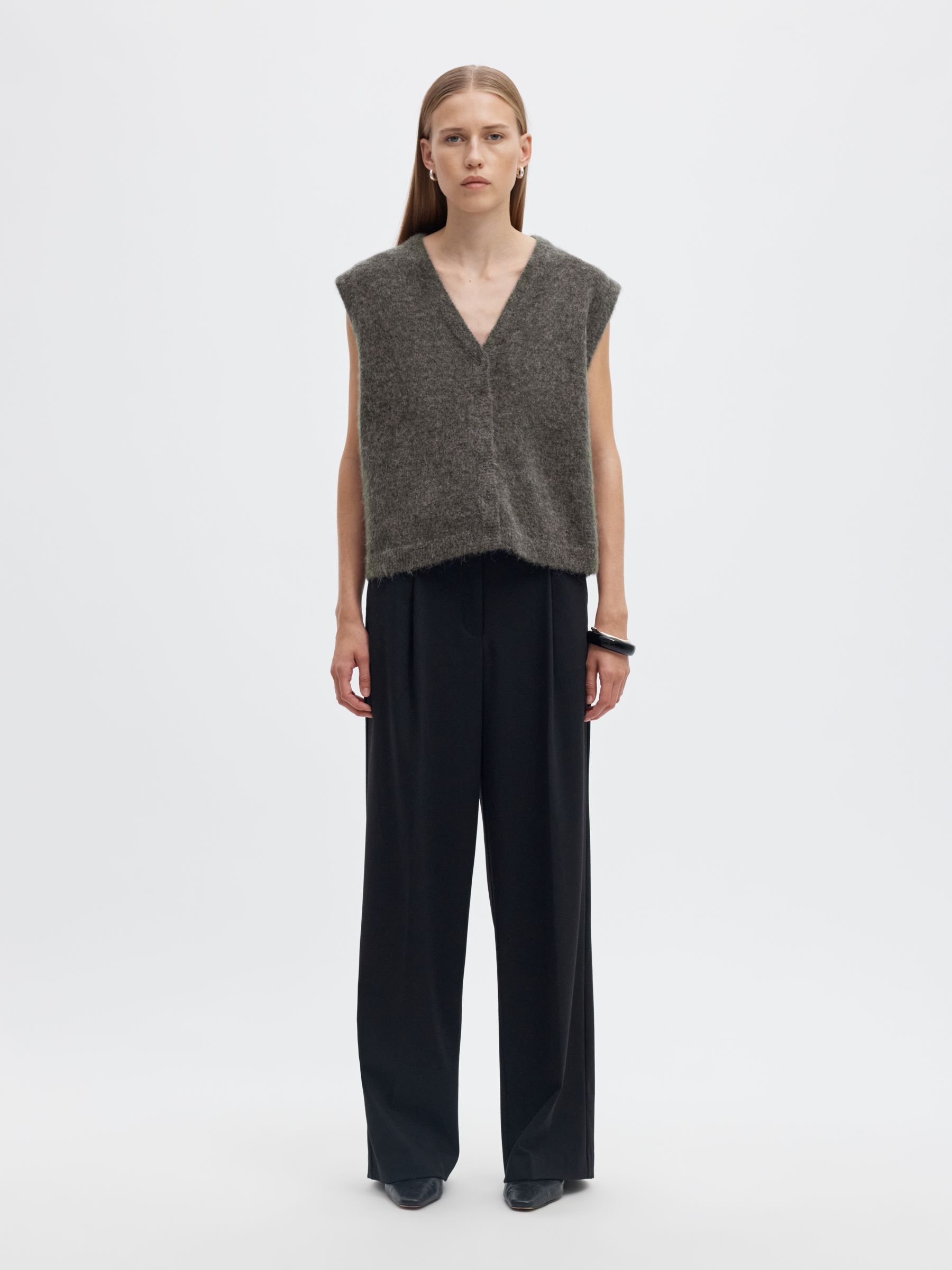 WOOL BLEND KNITTED VEST