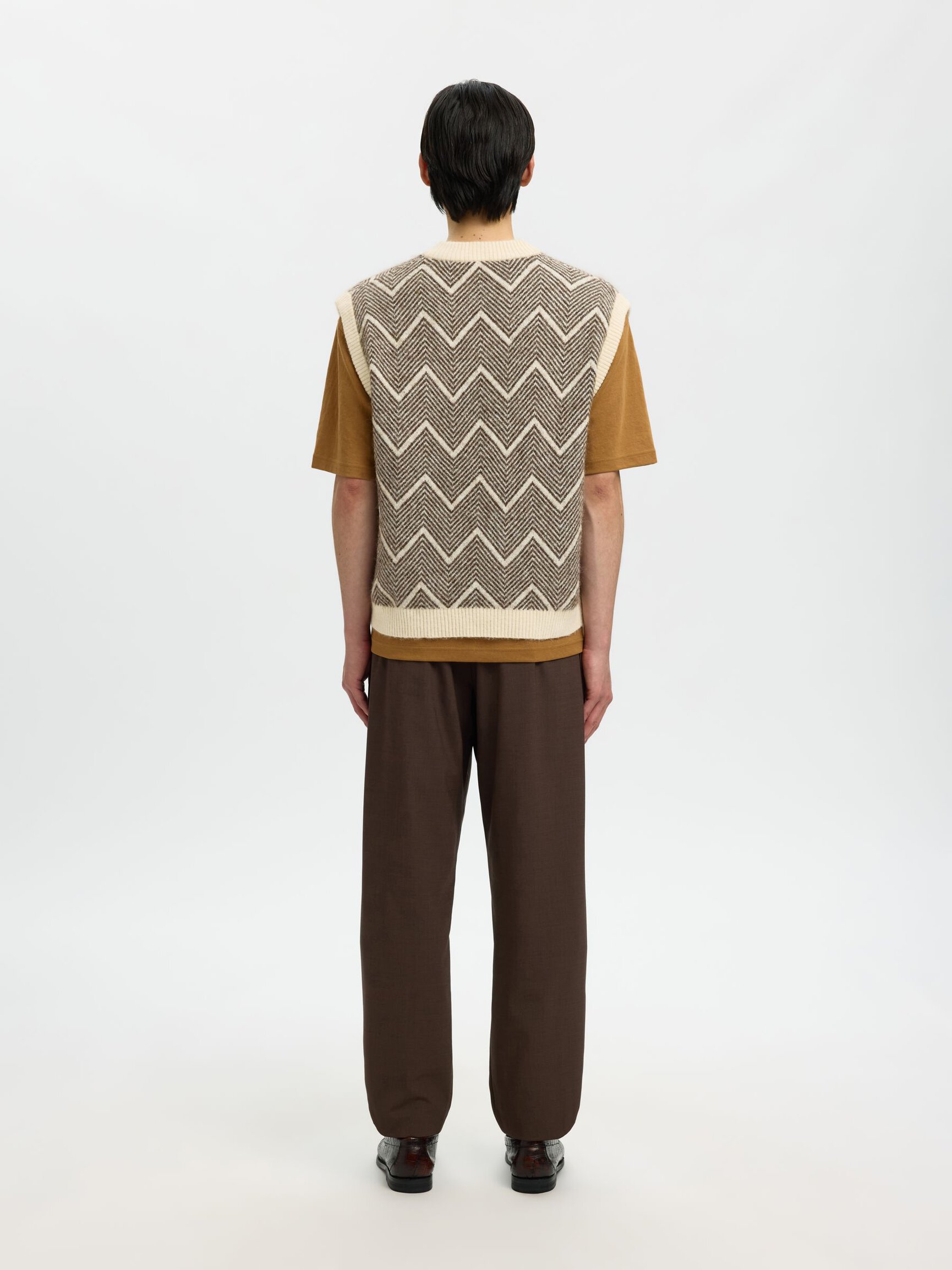 RELAXED FIT KNITTED VEST