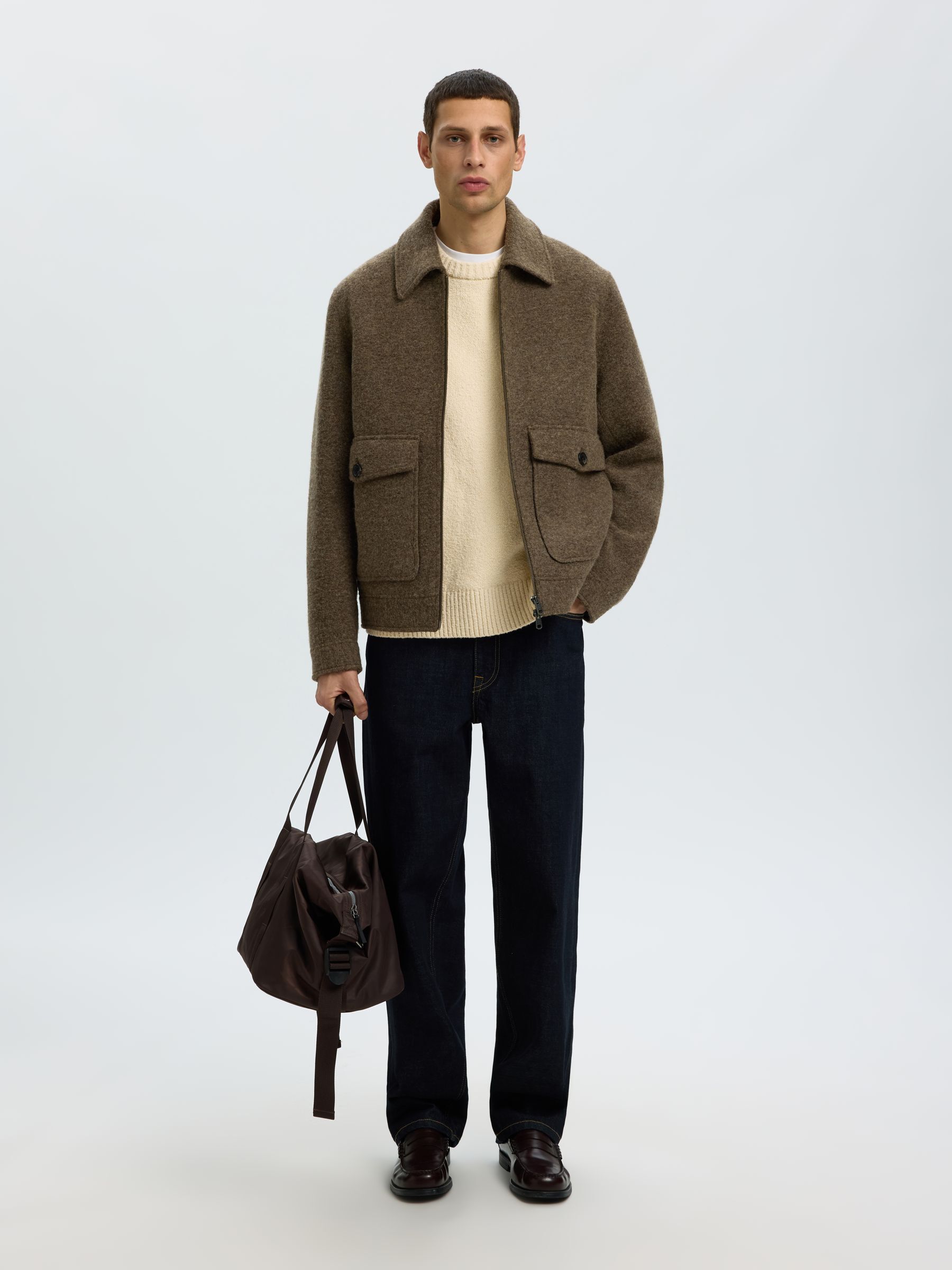 COUPE DÉCONTRACTÉE PULL EN MAILLE
