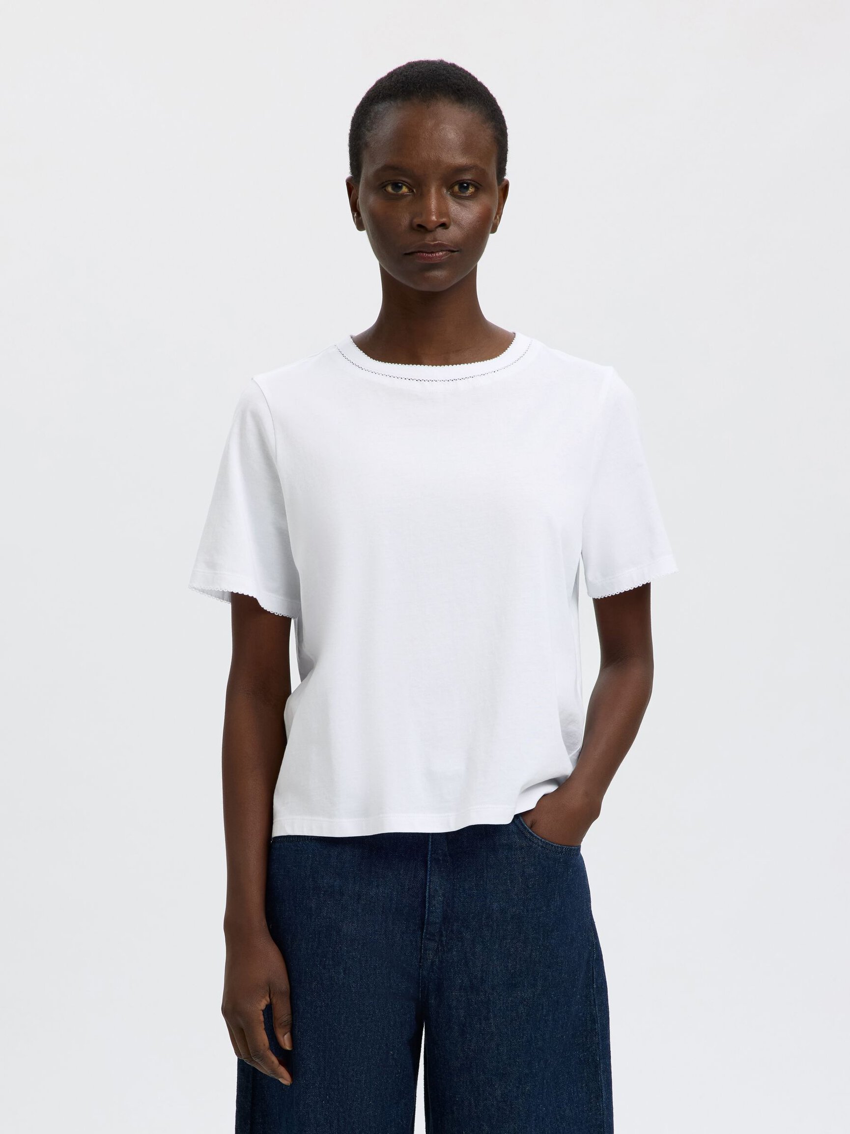 REGULAR FIT CREWNECK T-SHIRT