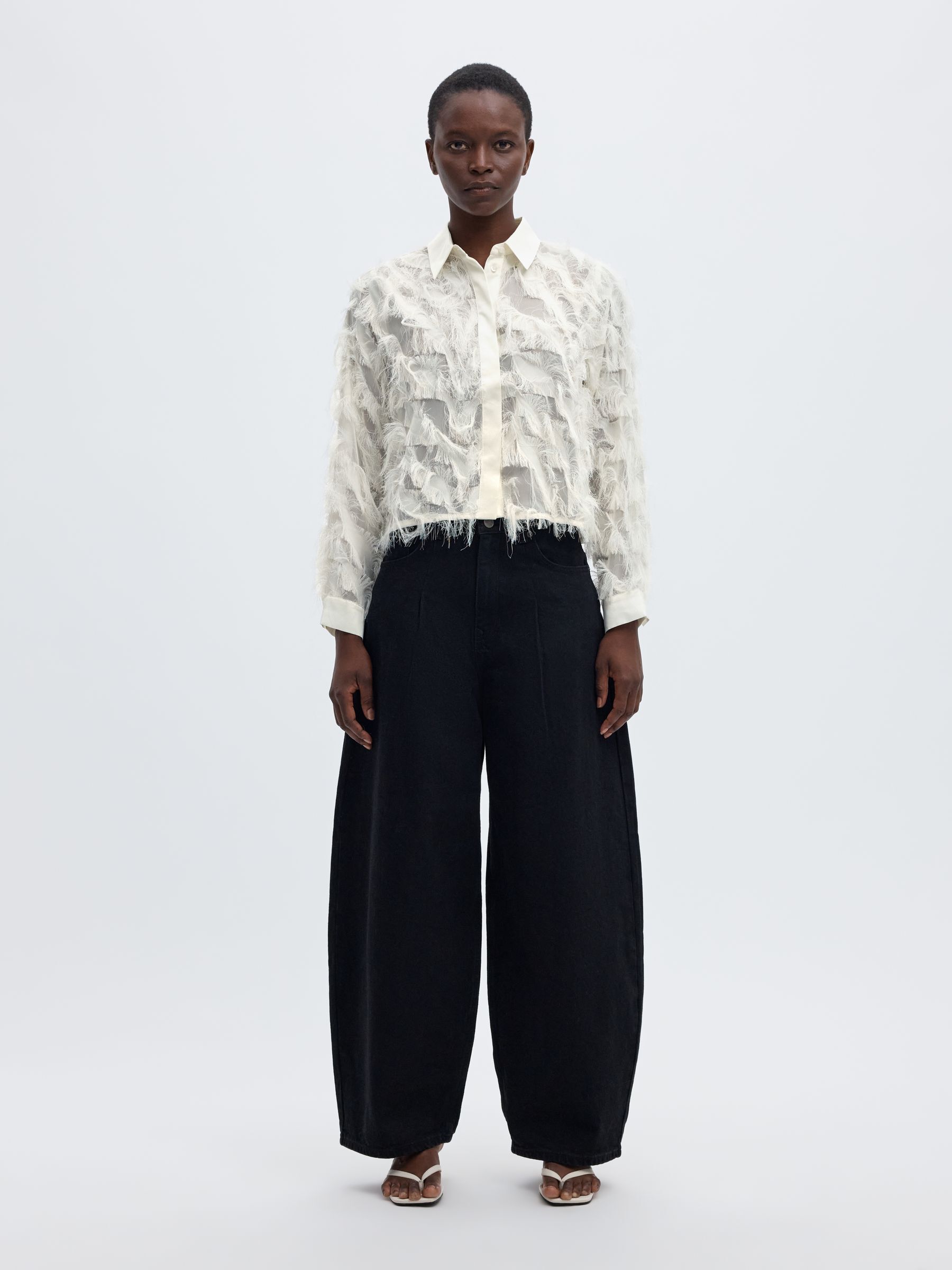 TEJIDO TEXTURIZADO CAMISA DE CORTE CROPPED