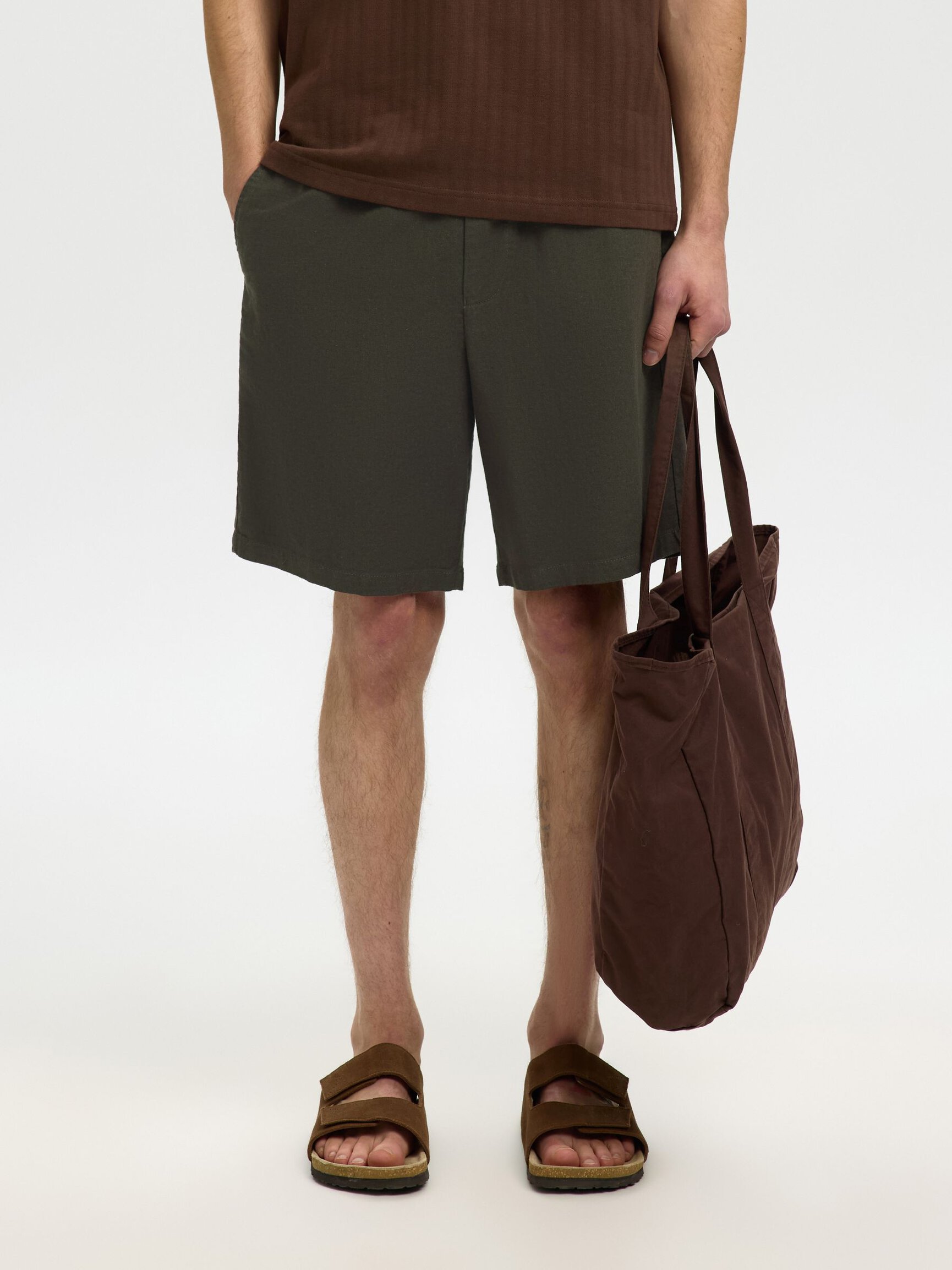 REGULAR FIT SHORTS