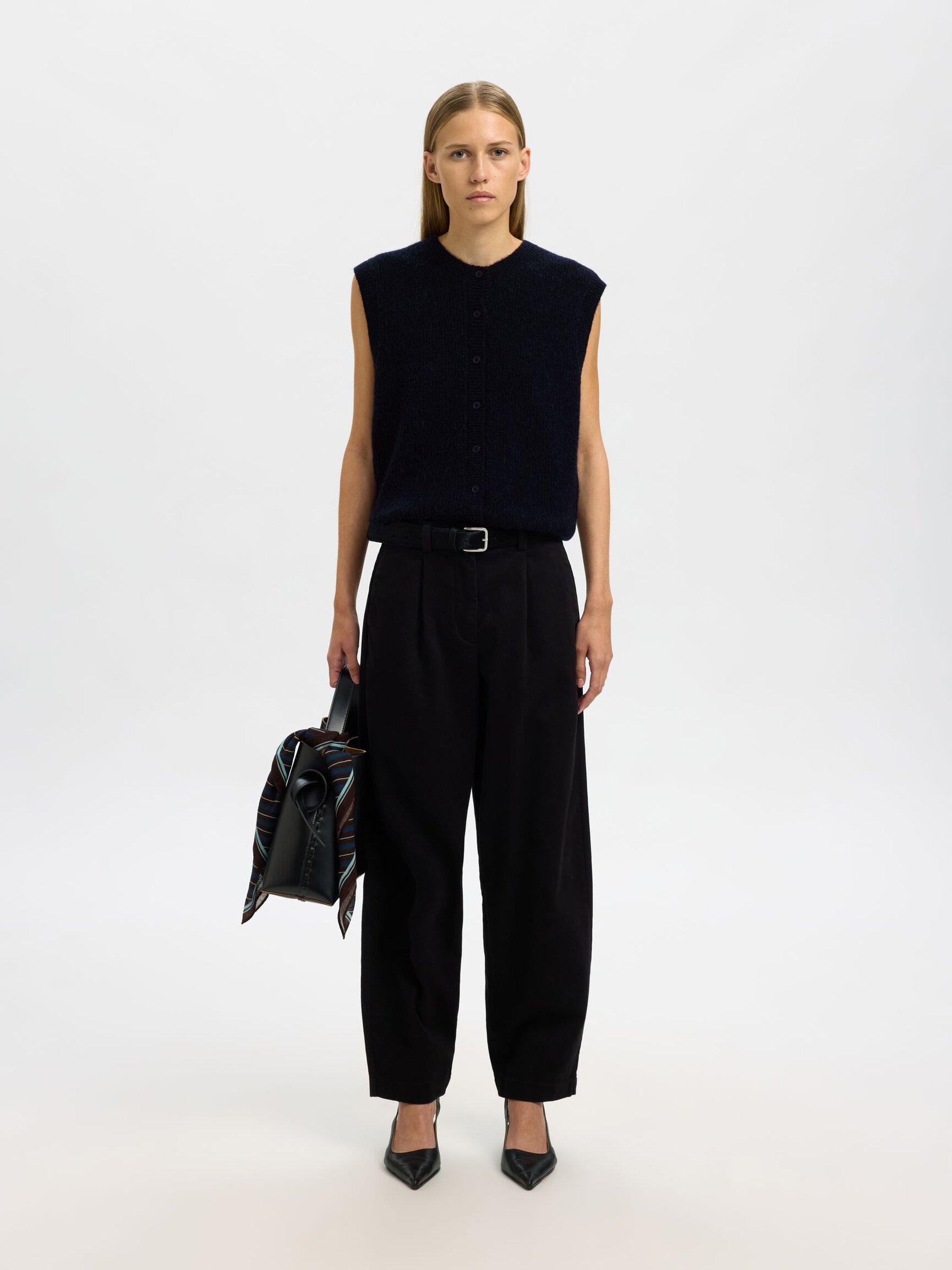 WOOL BLEND KNITTED VEST