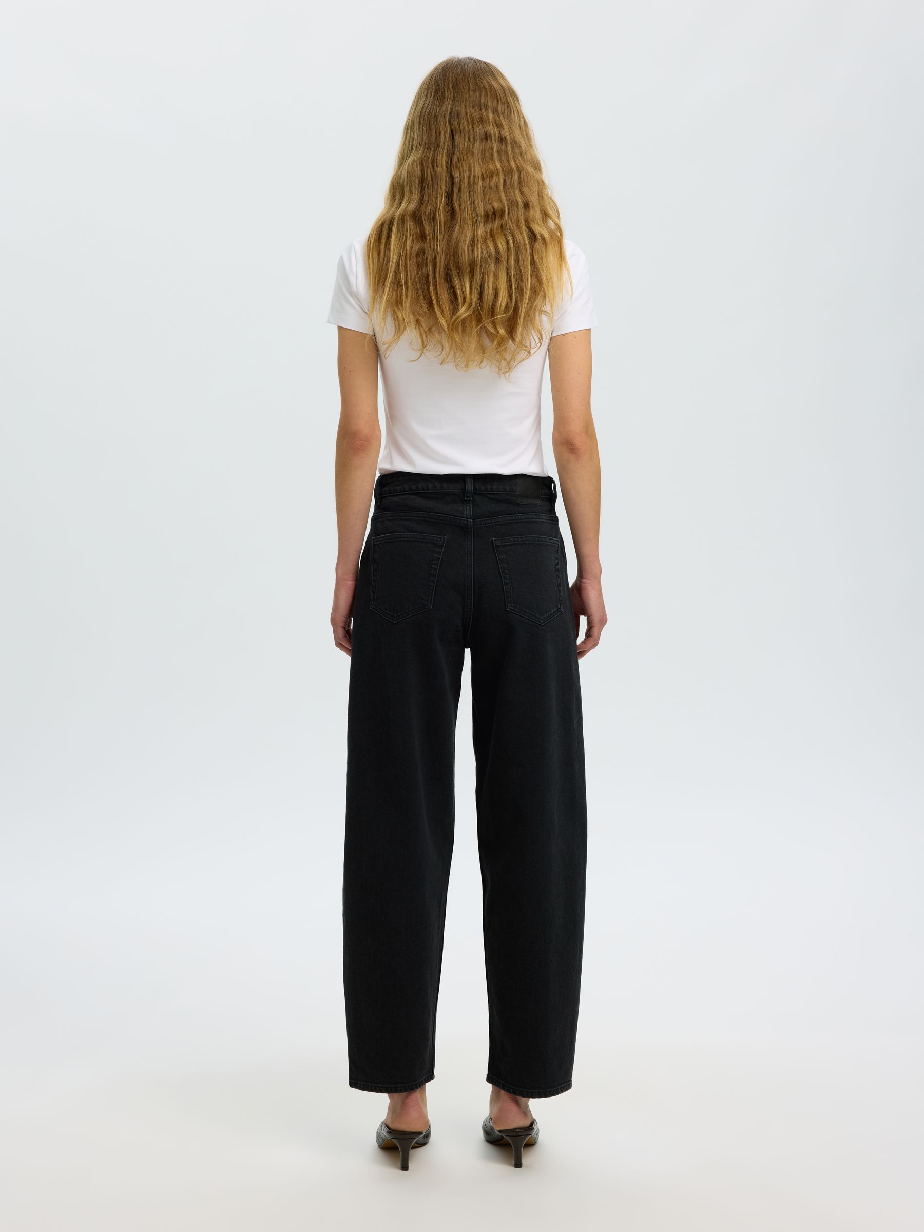 HIGH WAIST BARREL FIT JEANS