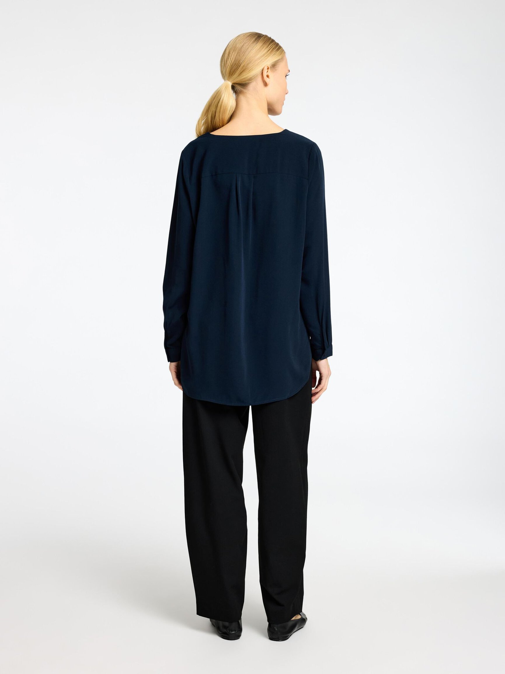 LONG SLEEVED SHIRT