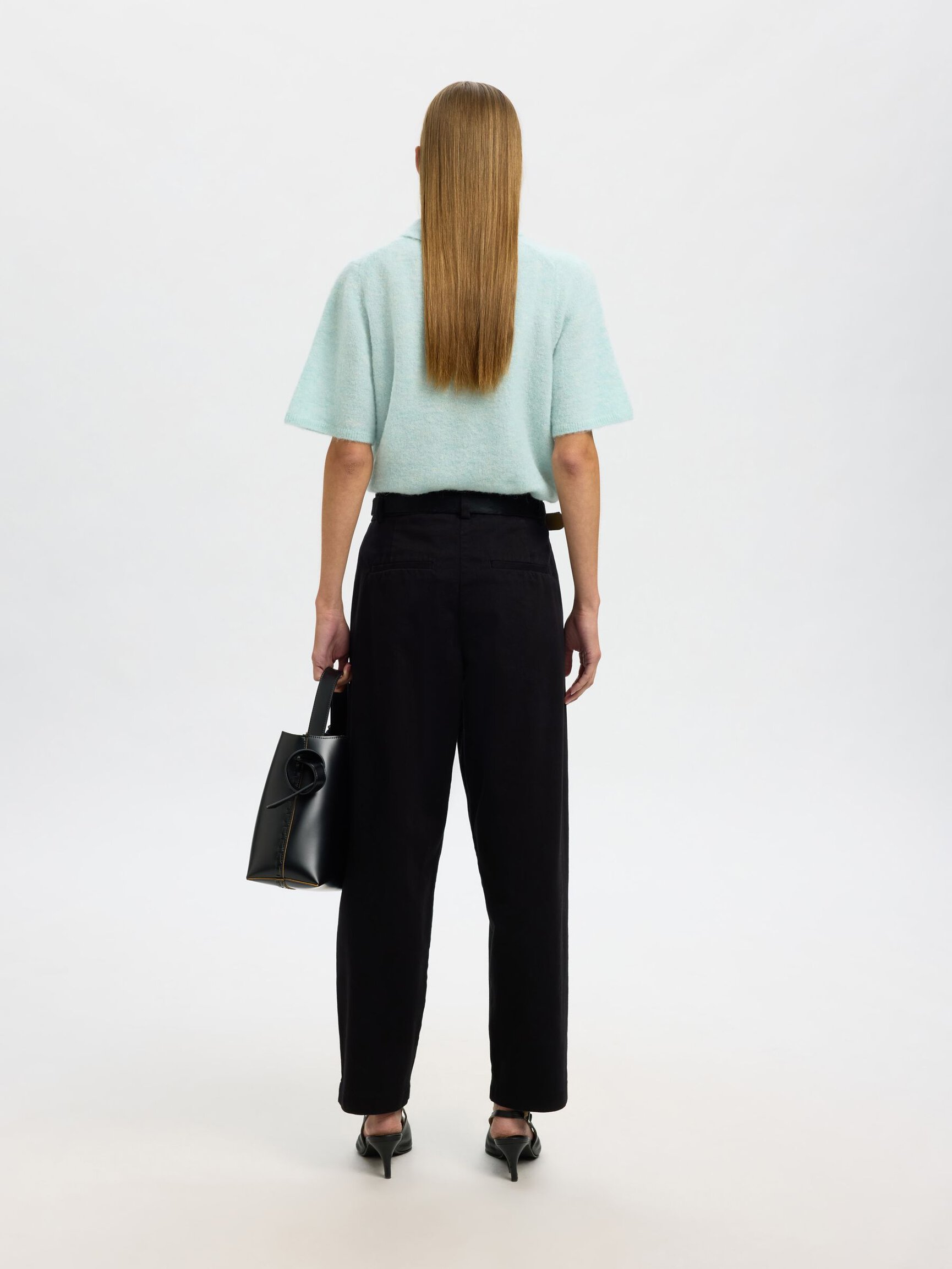 SHORT SLEEVED KNITTED TOP